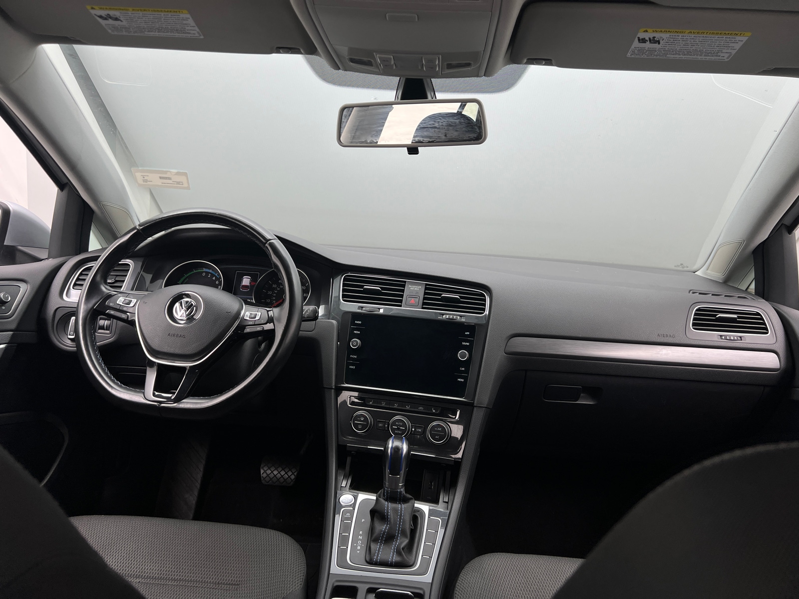 Thumbnail: 2019 Volkswagen e-Golf - 3