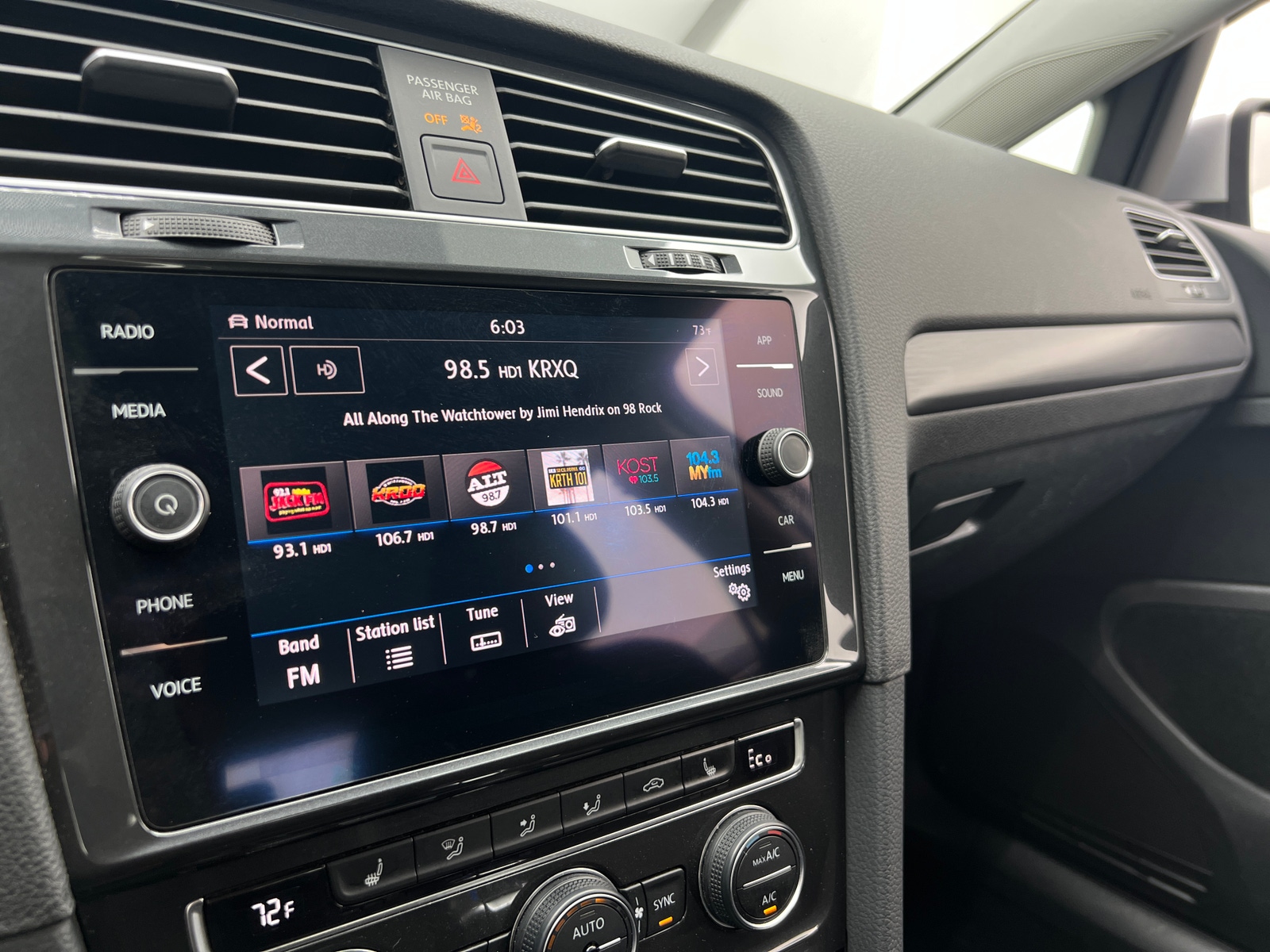 Thumbnail: 2019 Volkswagen e-Golf - 4