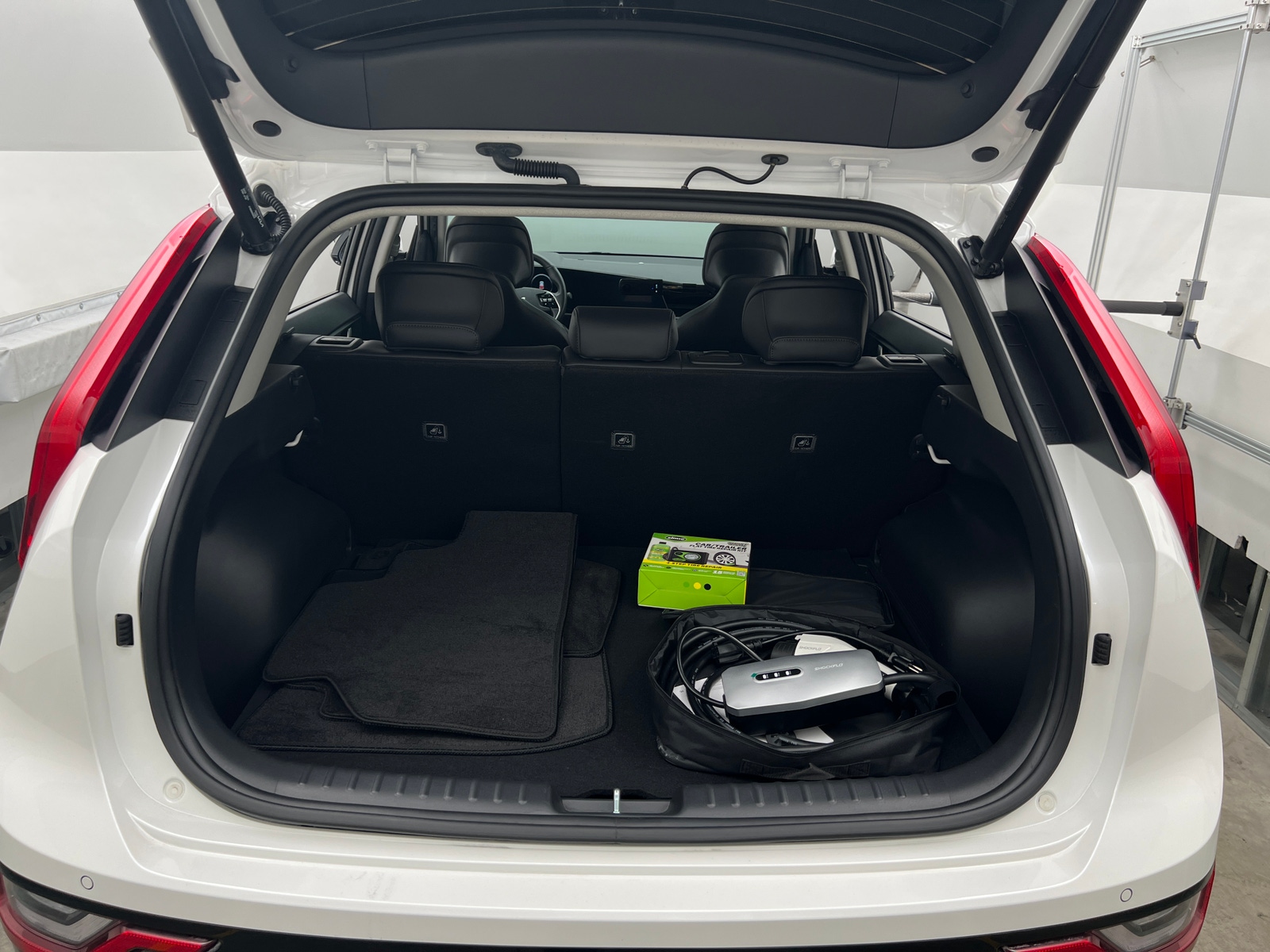 Thumbnail: 2023 Kia Niro - 6