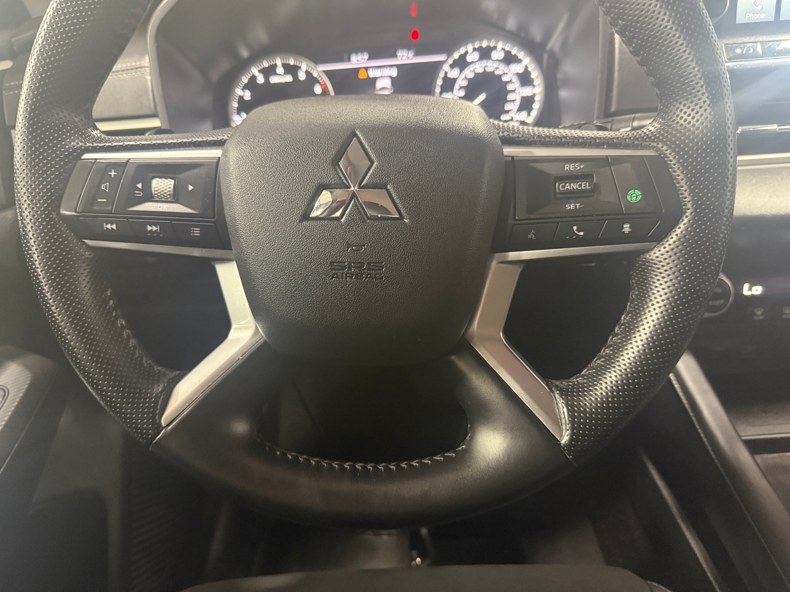 Thumbnail: 2024 Mitsubishi Outlander - 4
