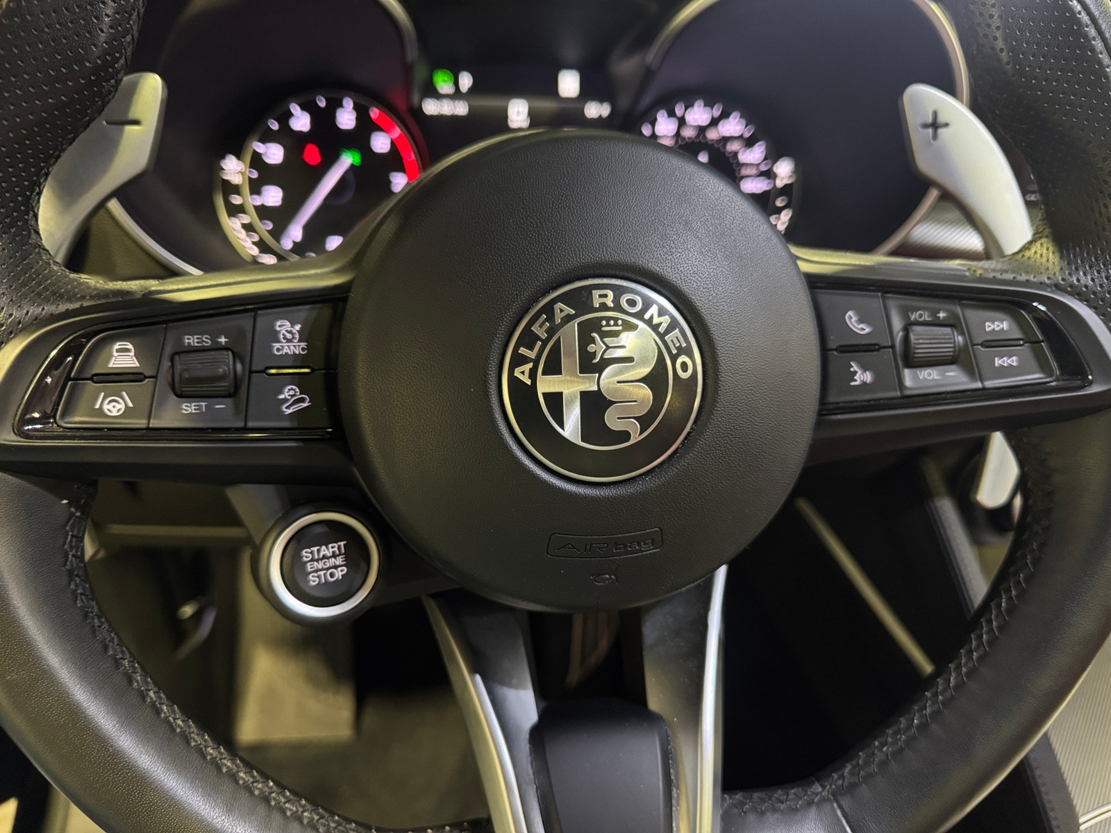 Thumbnail: 2022 Alfa Romeo Stelvio - 4