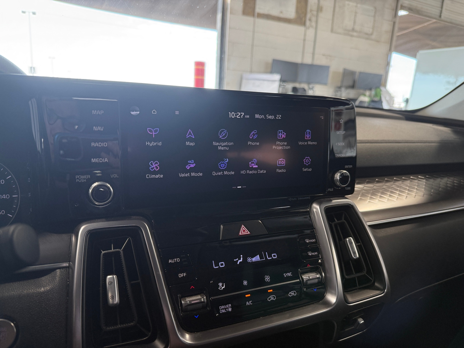 Thumbnail: 2022 Kia Sorento - 3