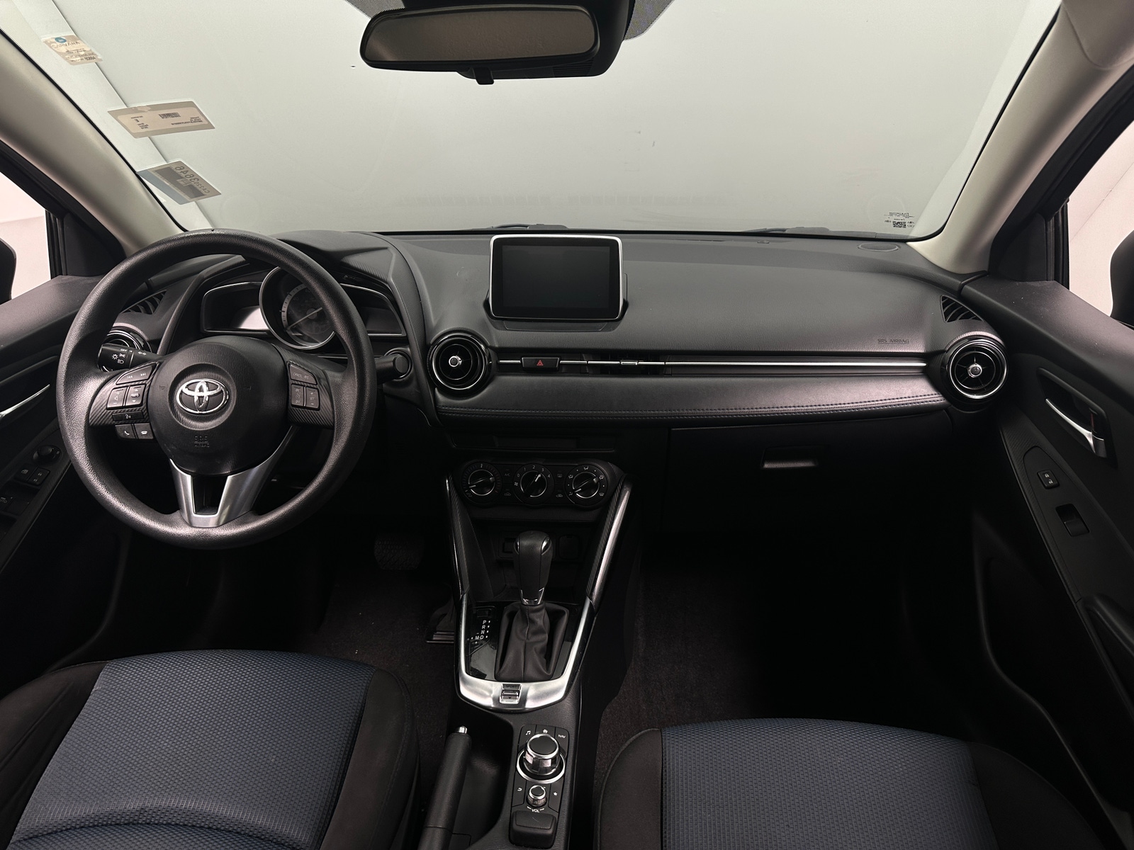 Thumbnail: 2018 Toyota Yaris iA - 3