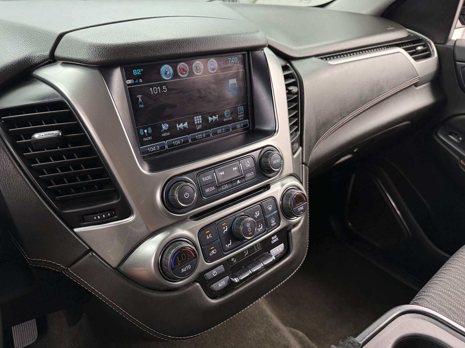 Thumbnail: 2018 Chevrolet Tahoe - 4