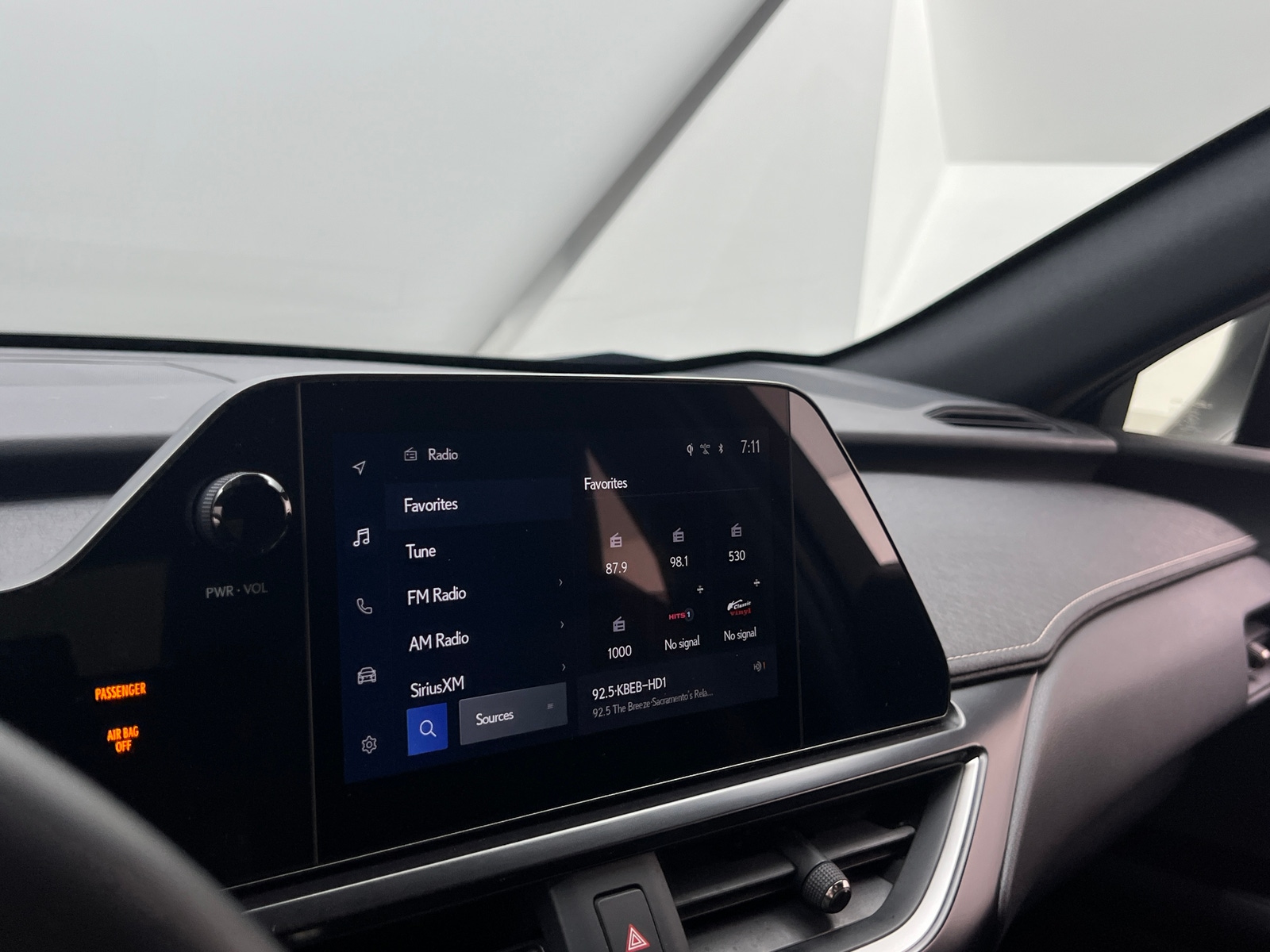 Thumbnail: 2024 Lexus UX - 3