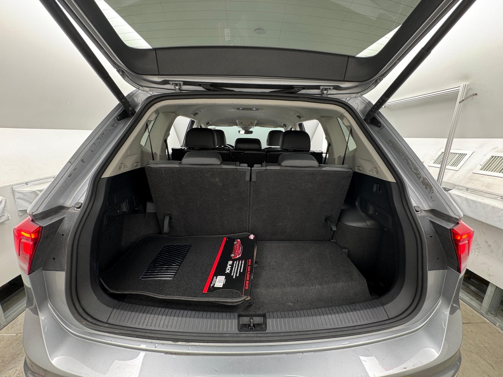 Thumbnail: 2024 Volkswagen Tiguan - 6