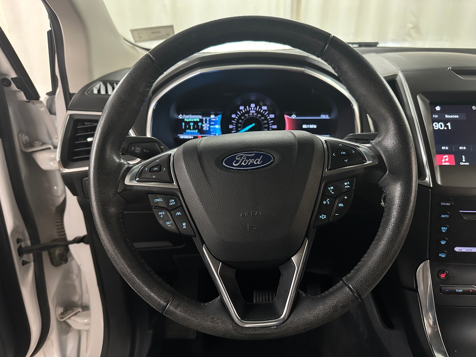 Thumbnail: 2019 Ford Edge - 4