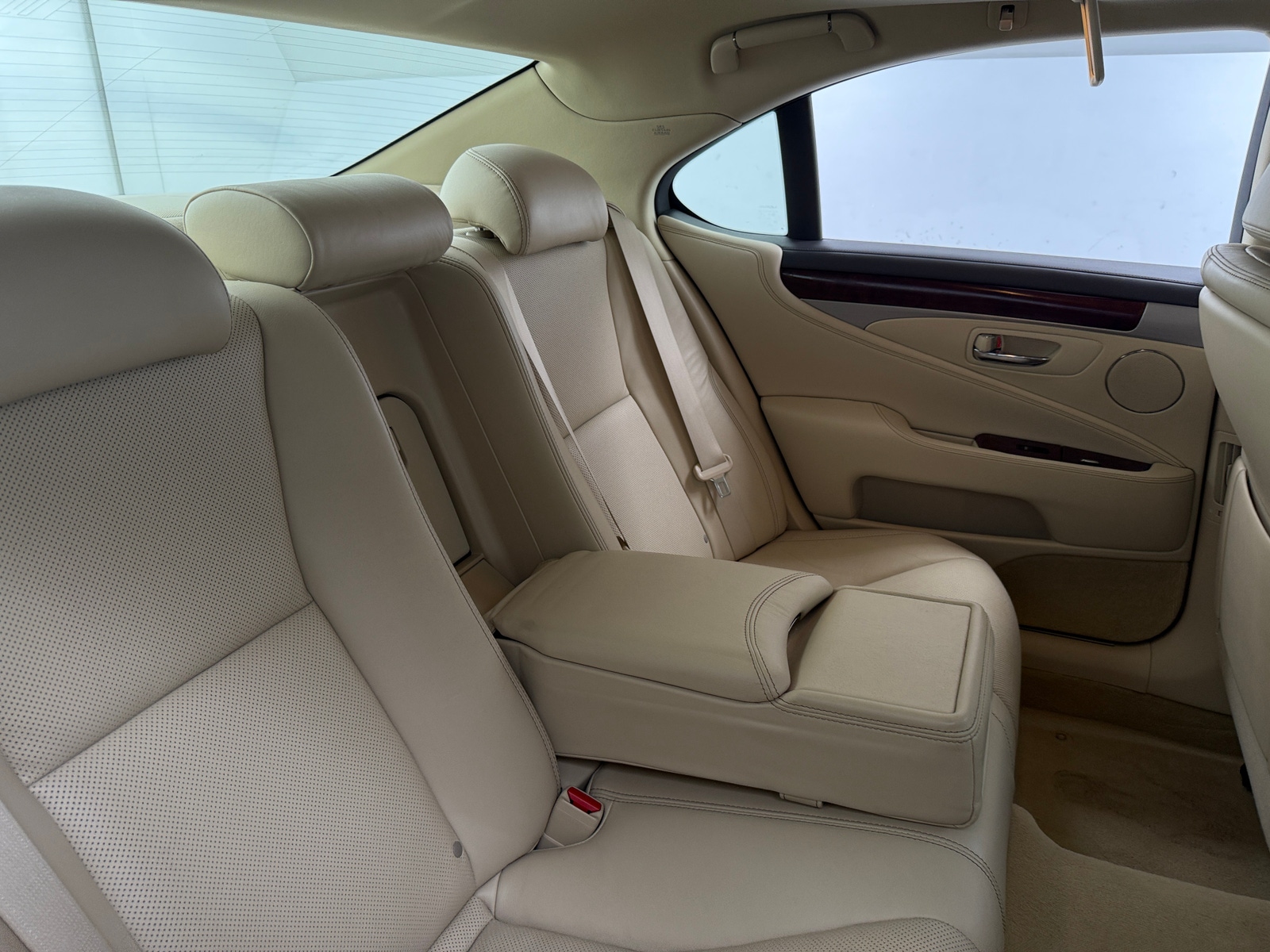 Thumbnail: 2016 Lexus LS - 5