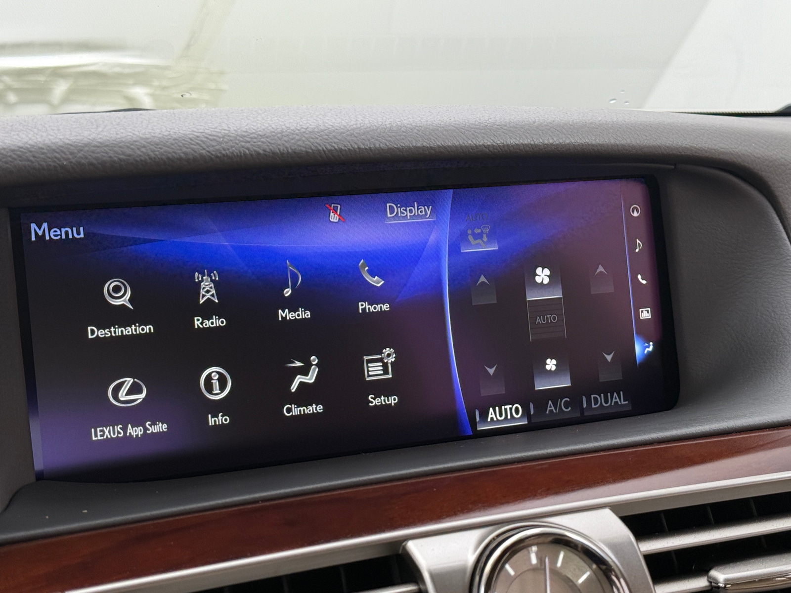 Thumbnail: 2016 Lexus LS - 3