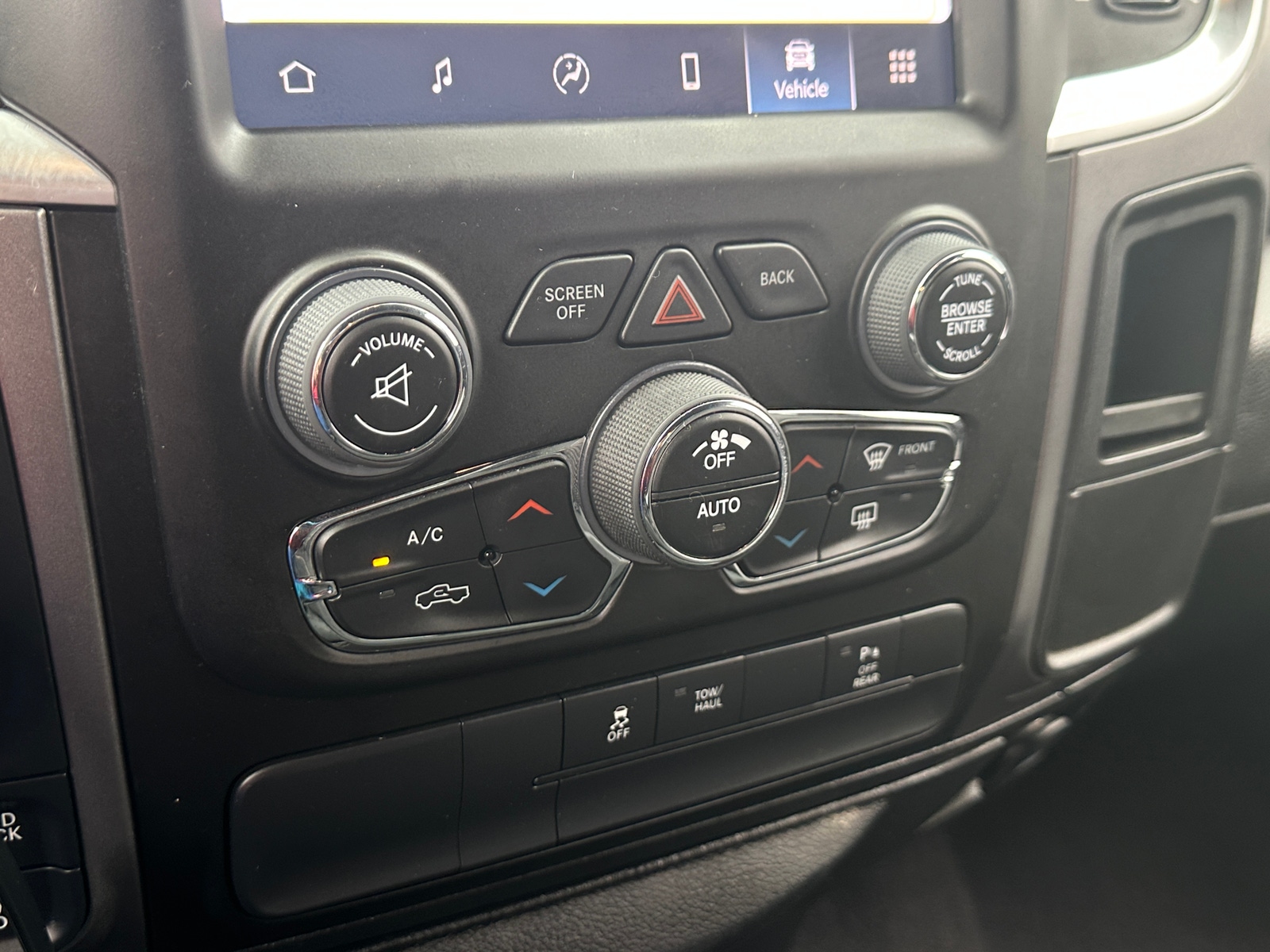 Thumbnail: 2022 RAM 1500 Classic - 4
