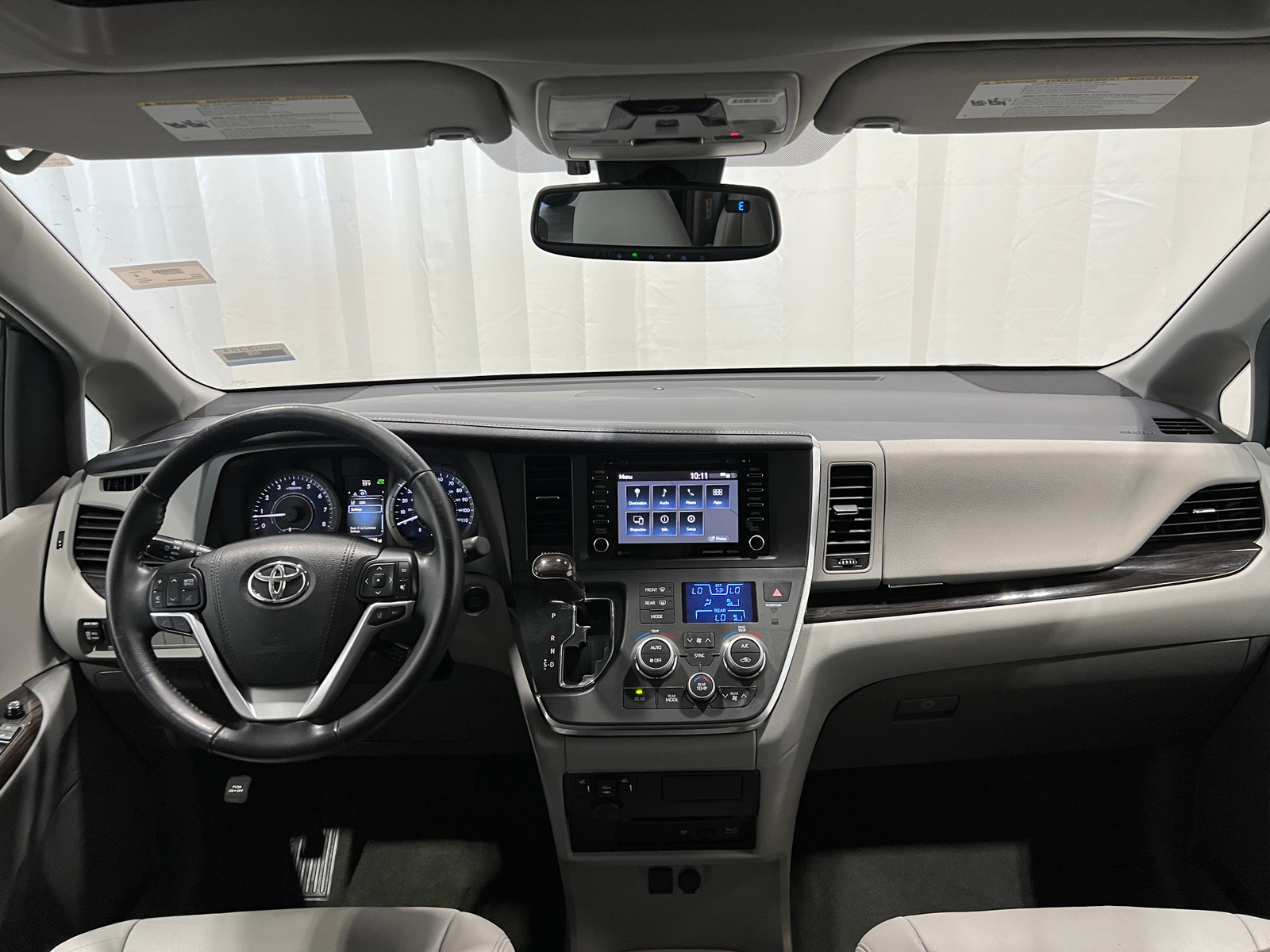 Thumbnail: 2018 Toyota Sienna - 2