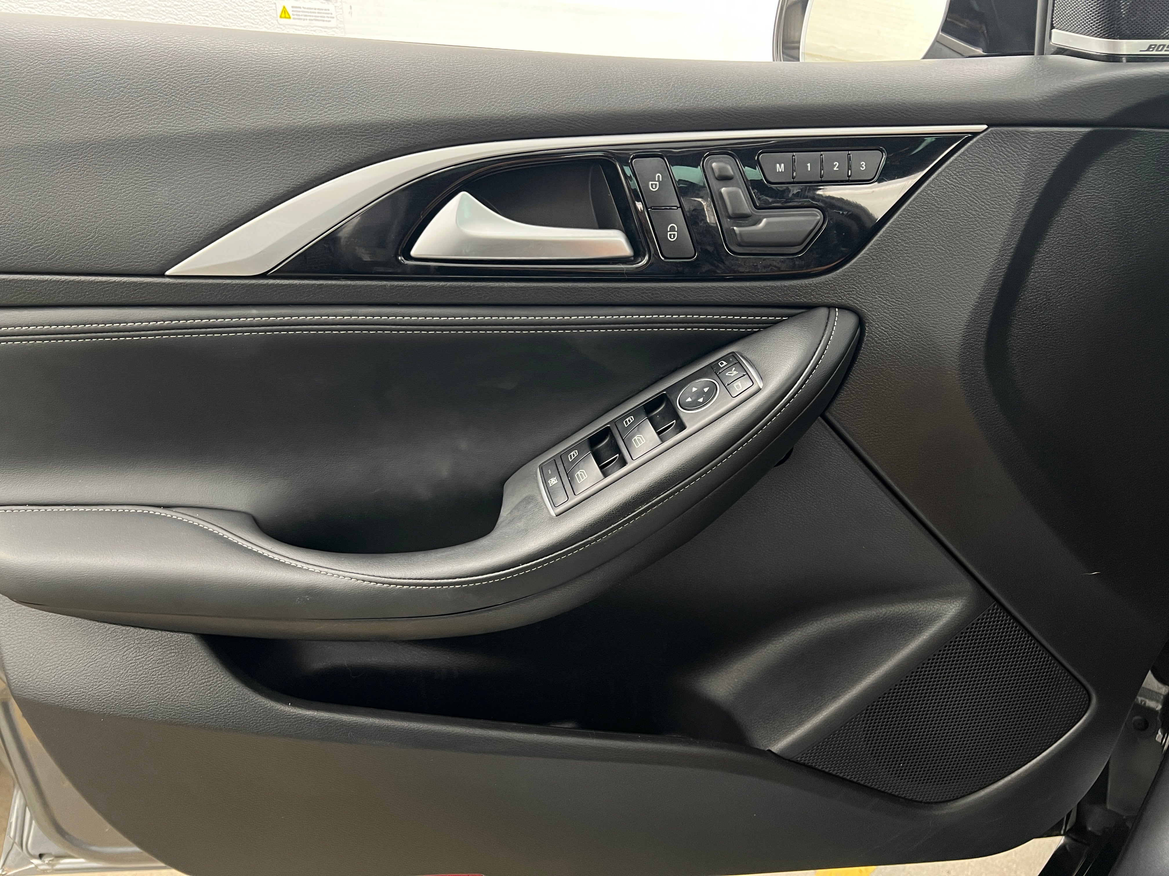 2017 INFINITI QX30