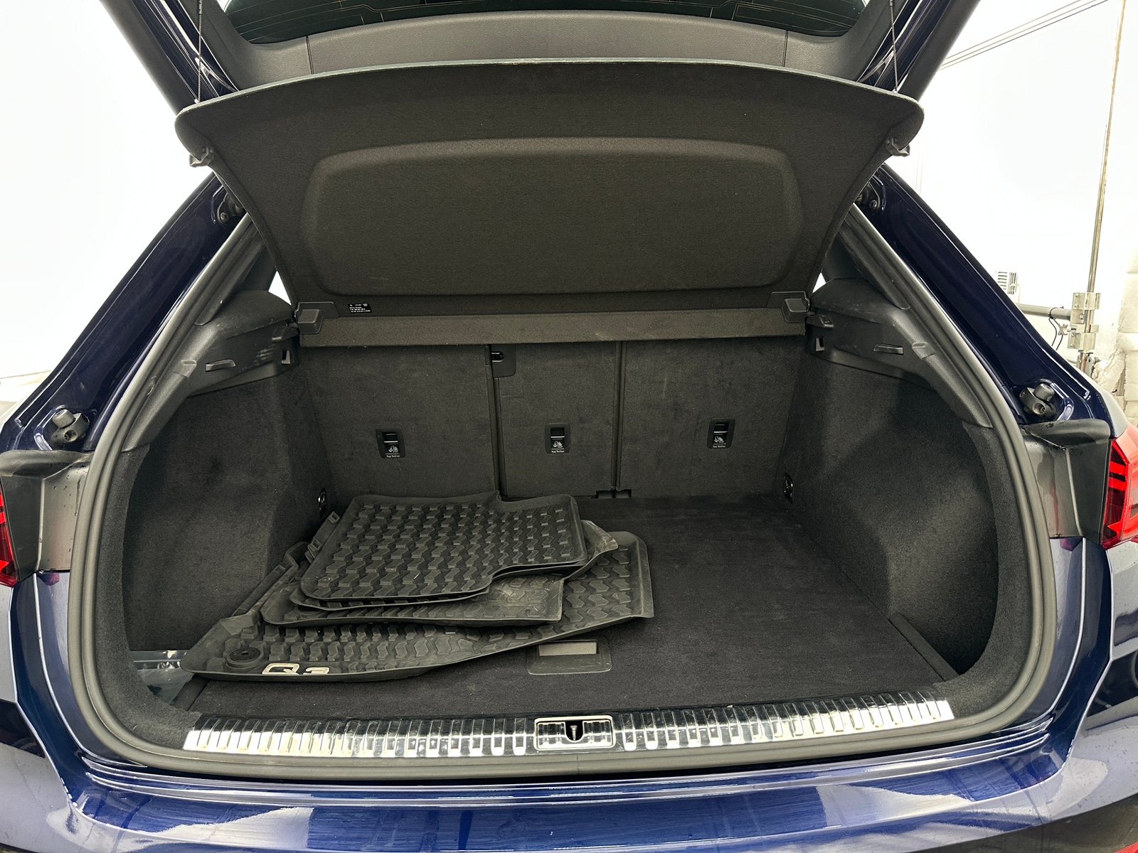 Thumbnail: 2021 Audi Q3 - 6