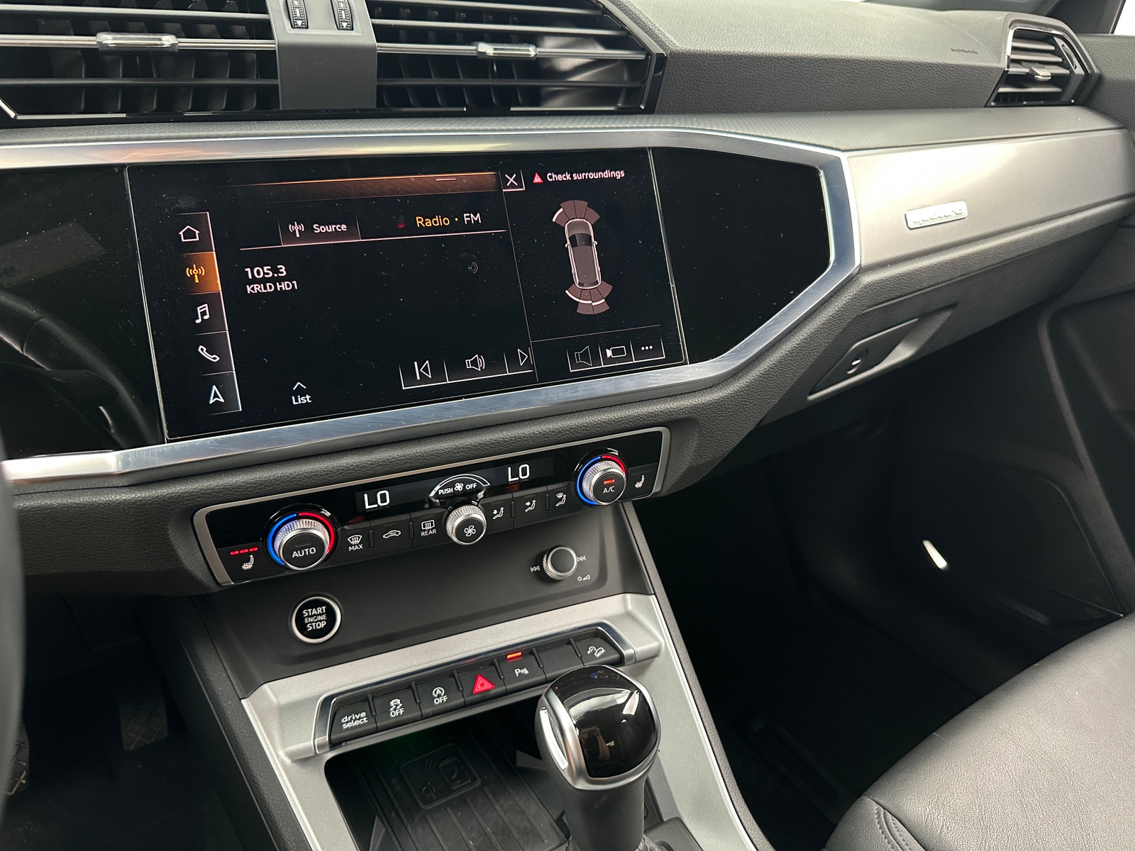 Thumbnail: 2021 Audi Q3 - 3