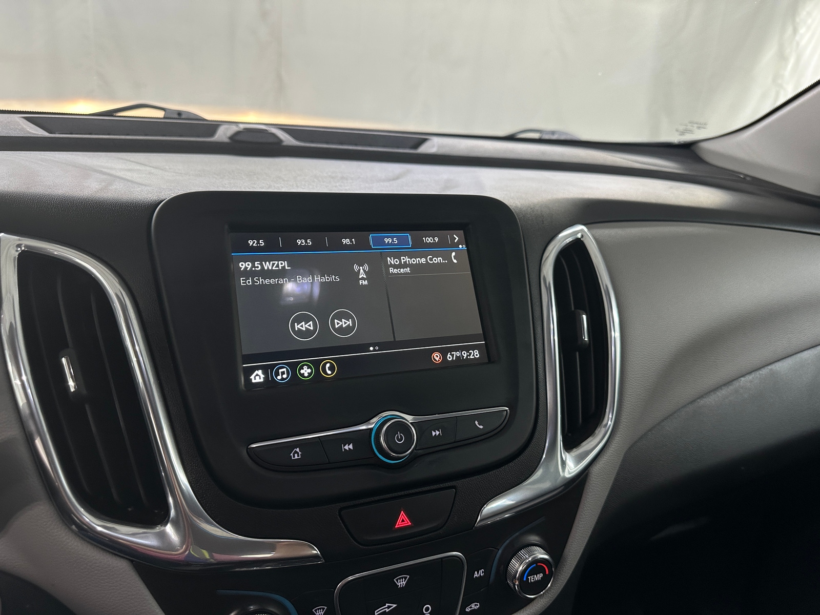 Thumbnail: 2019 Chevrolet Equinox - 4