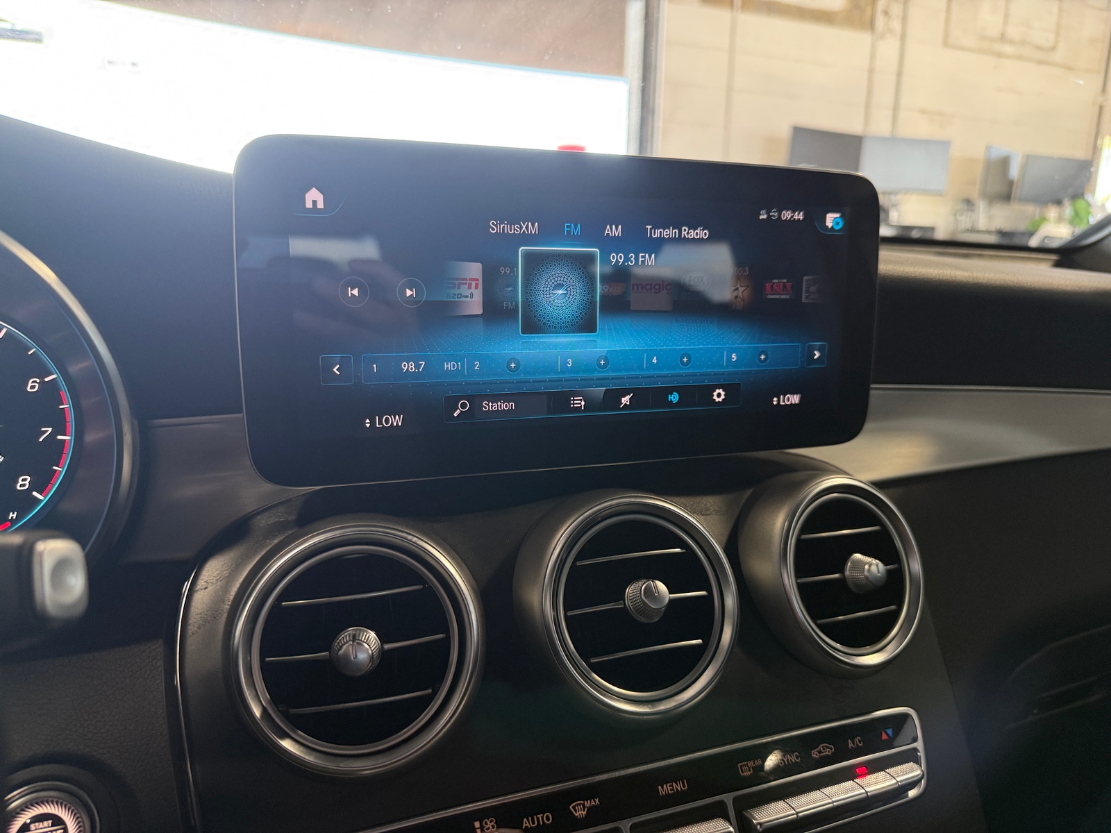 Thumbnail: 2021 Mercedes-Benz GLC - 3