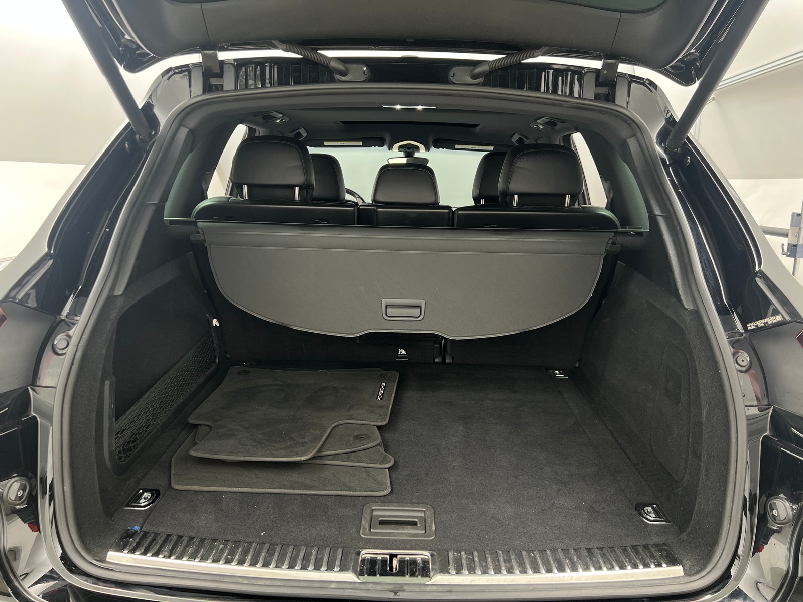 Thumbnail: 2017 Porsche Cayenne - 6