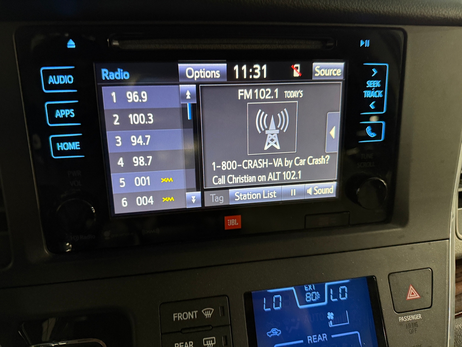 Thumbnail: 2017 Toyota Sienna - 3