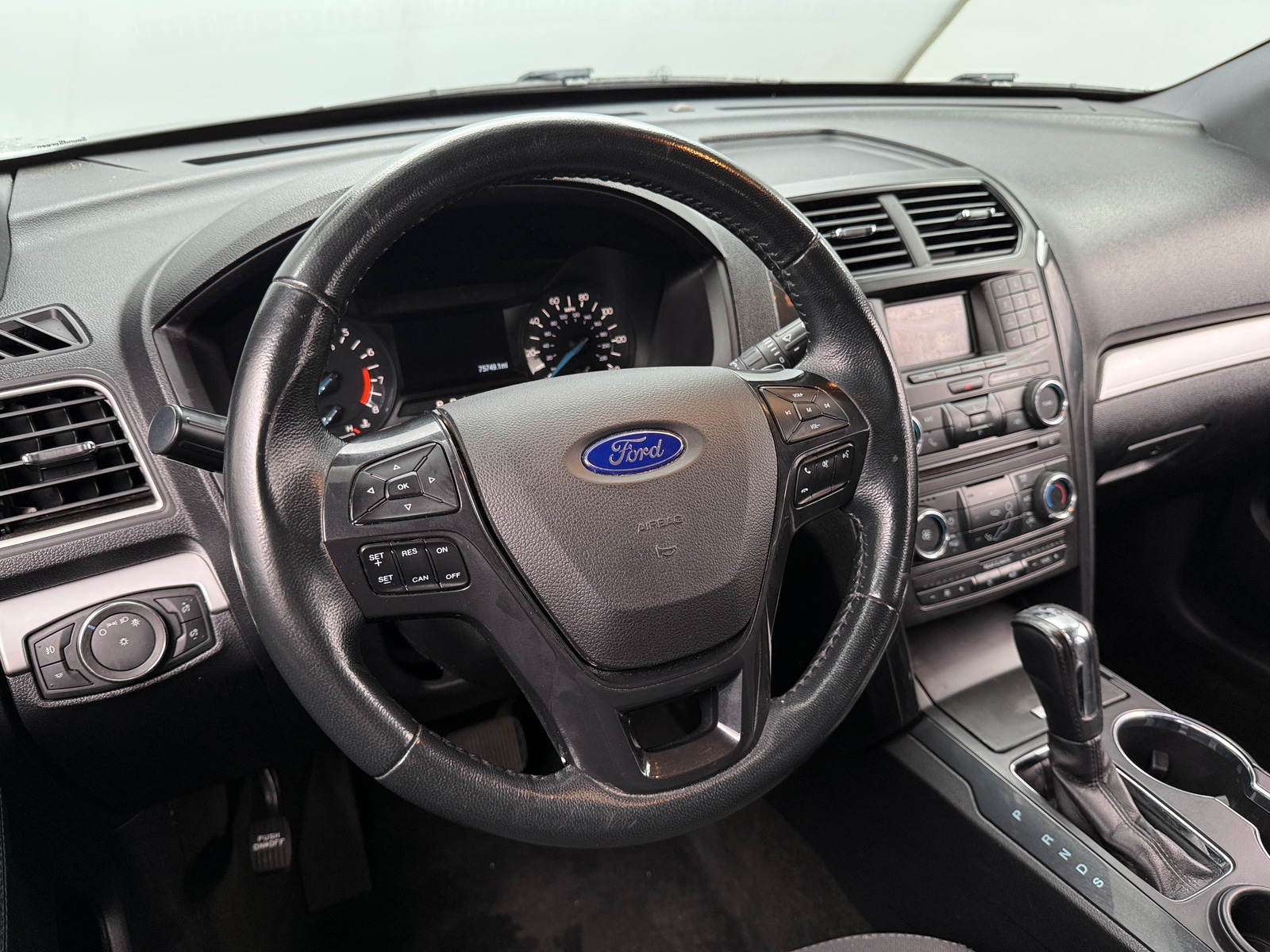 Thumbnail: 2017 Ford Explorer - 5