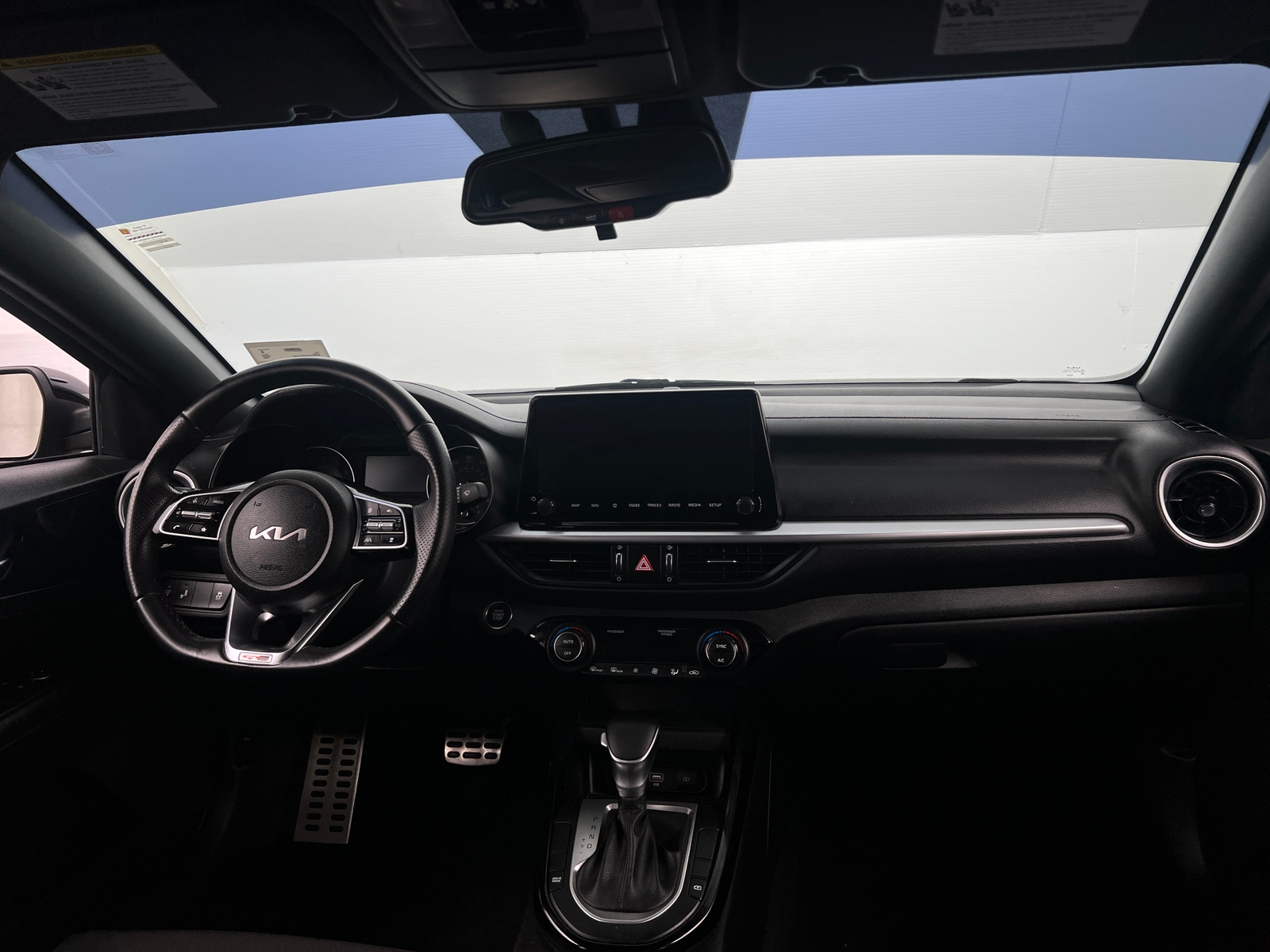 Thumbnail: 2024 Kia Forte - 3