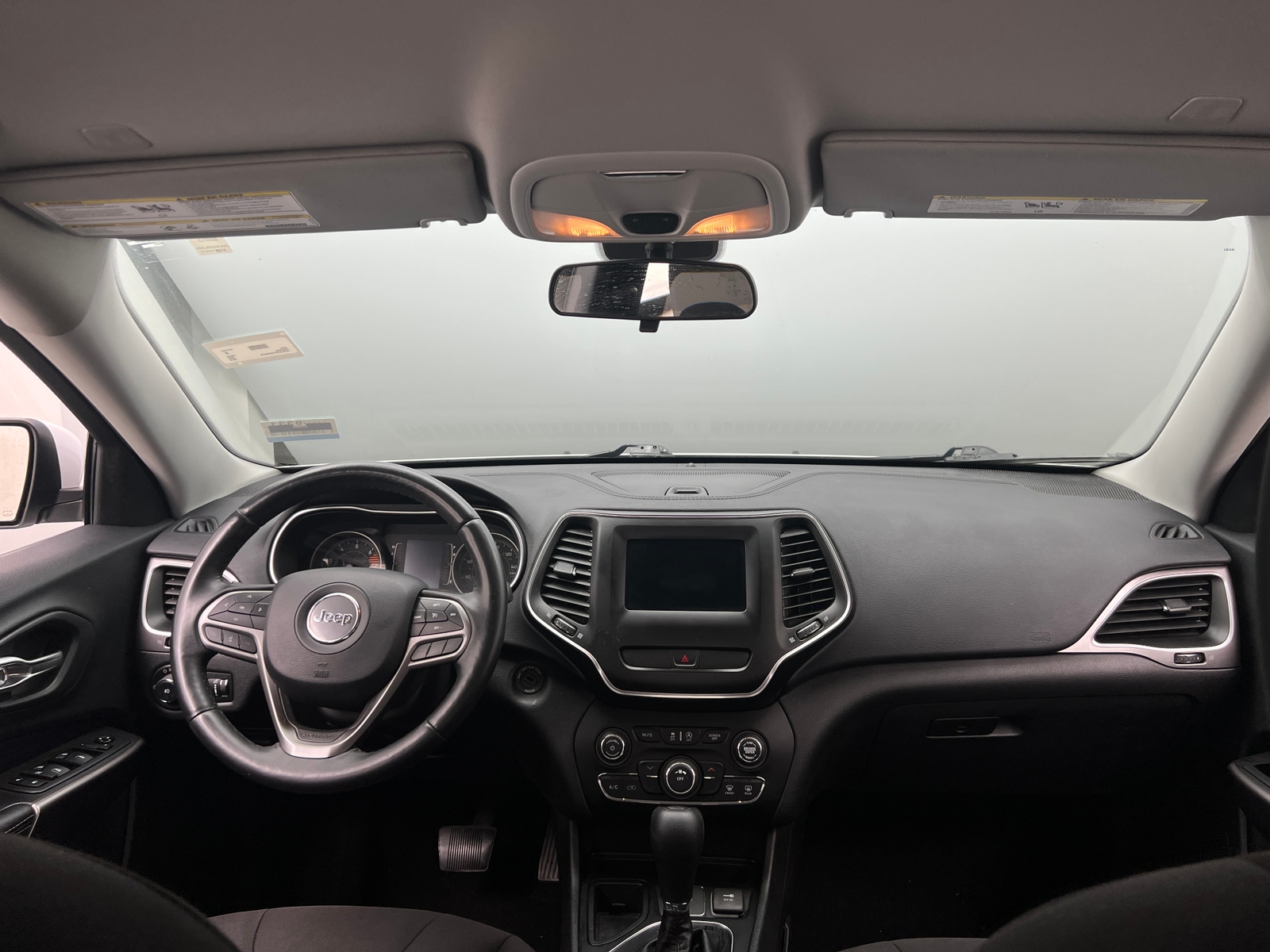 Thumbnail: 2019 Jeep Cherokee - 3