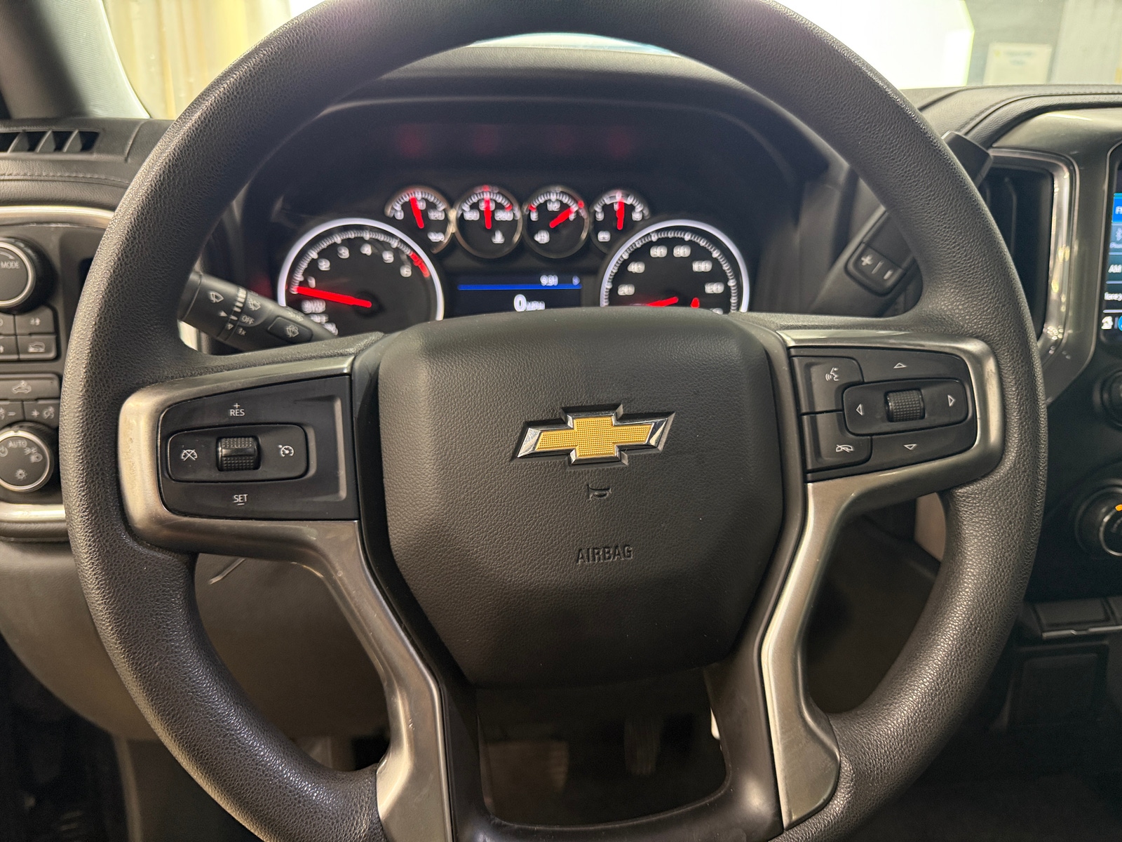 Thumbnail: 2020 Chevrolet Silverado 1500 - 5