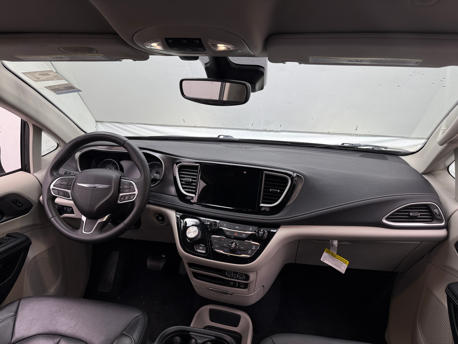 Thumbnail: 2022 Chrysler Pacifica - 2