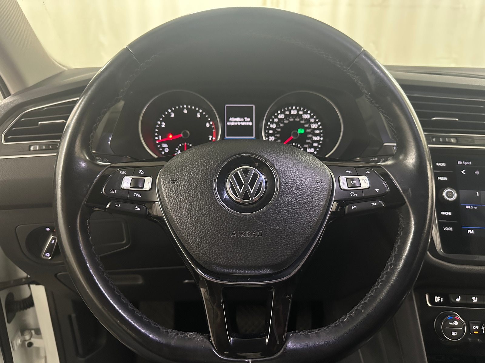 Thumbnail: 2018 Volkswagen Tiguan - 4