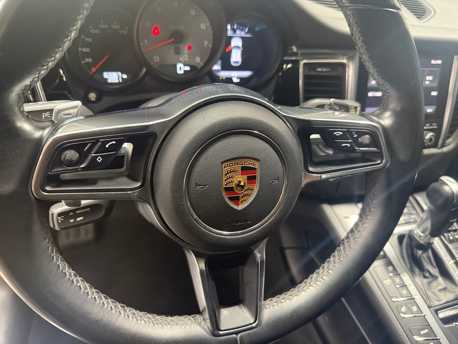 Thumbnail: 2018 Porsche Macan - 4