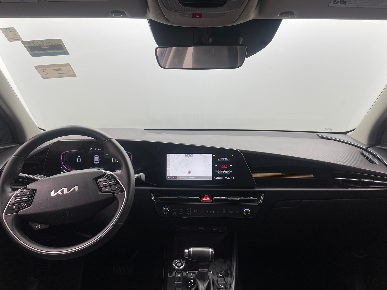 Thumbnail: 2024 Kia Niro - 3