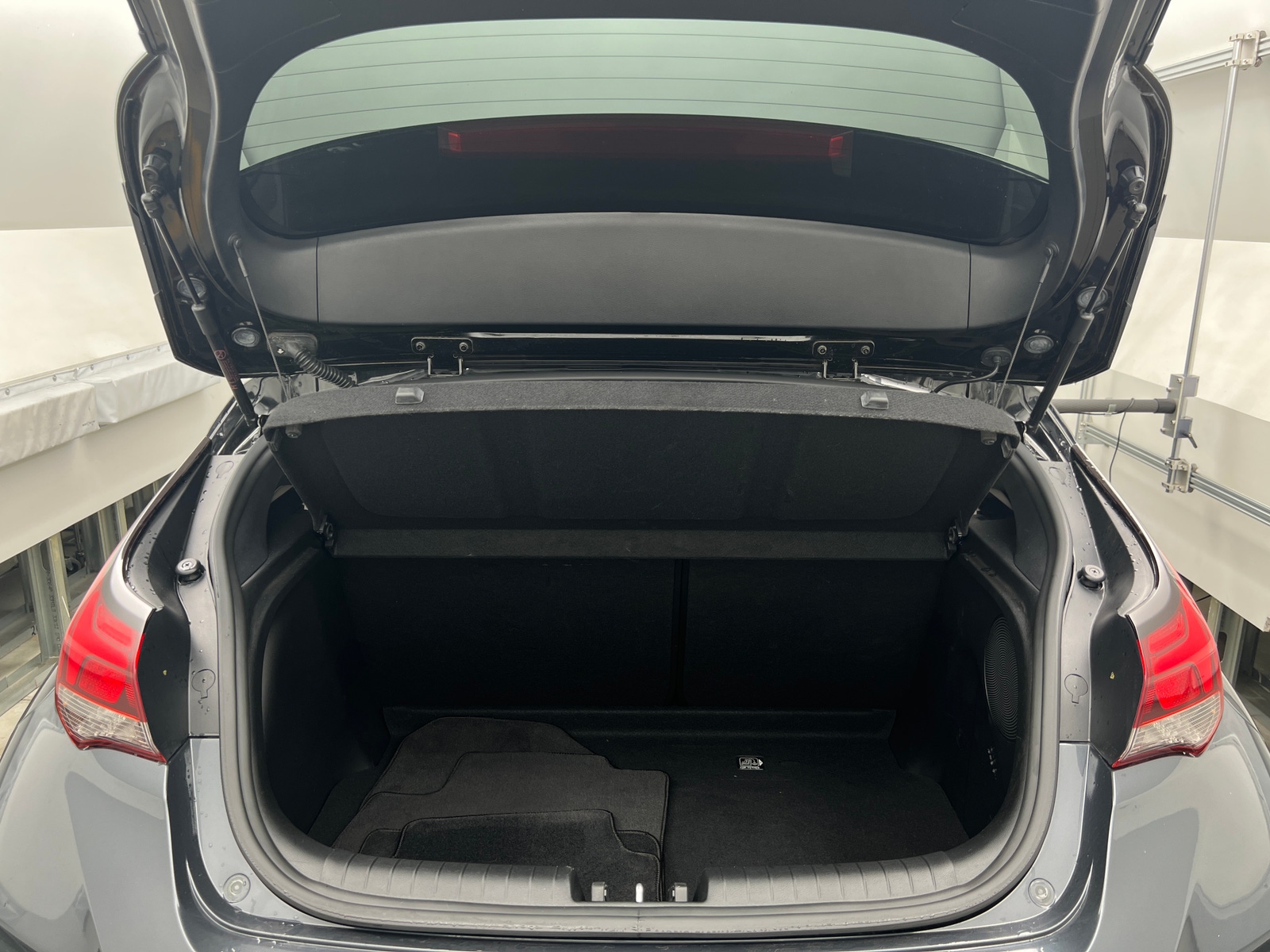 Thumbnail: 2019 Hyundai Veloster - 5