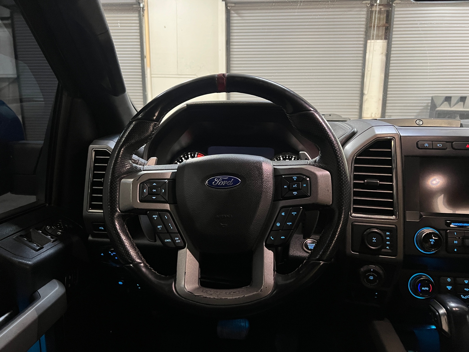 Thumbnail: 2019 Ford Econoline - 4