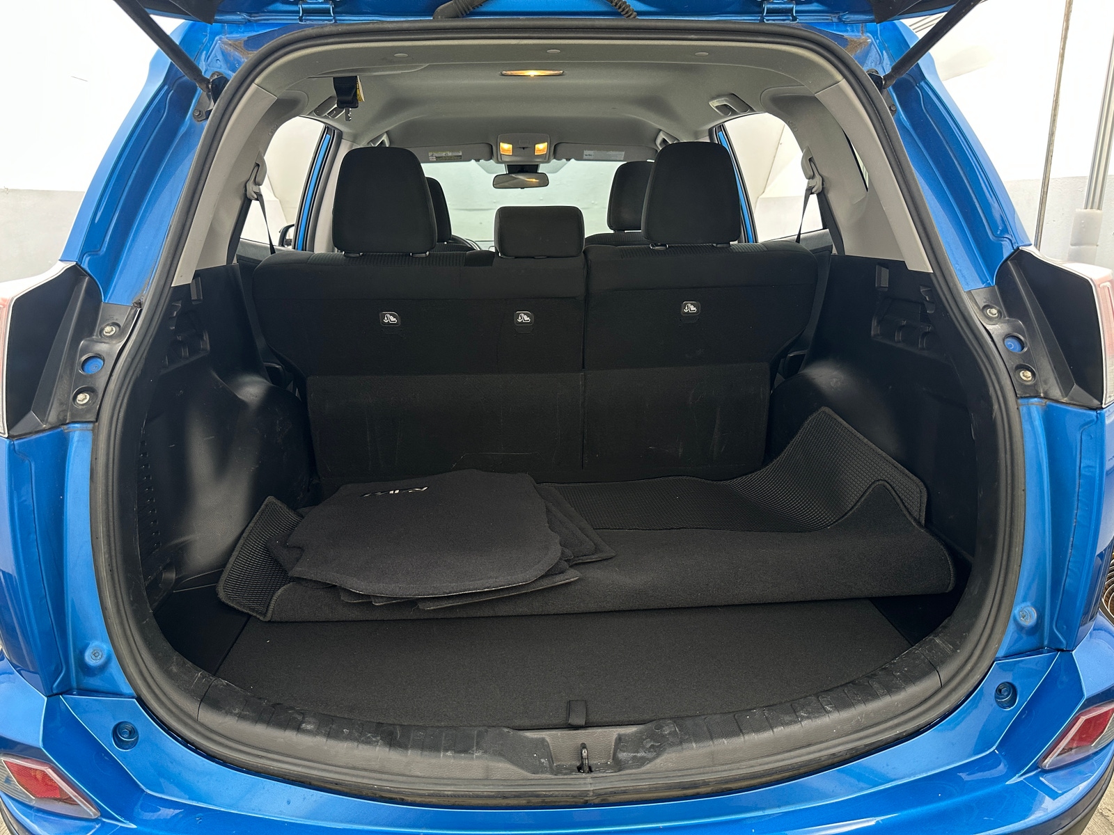 Thumbnail: 2018 Toyota RAV4 - 7