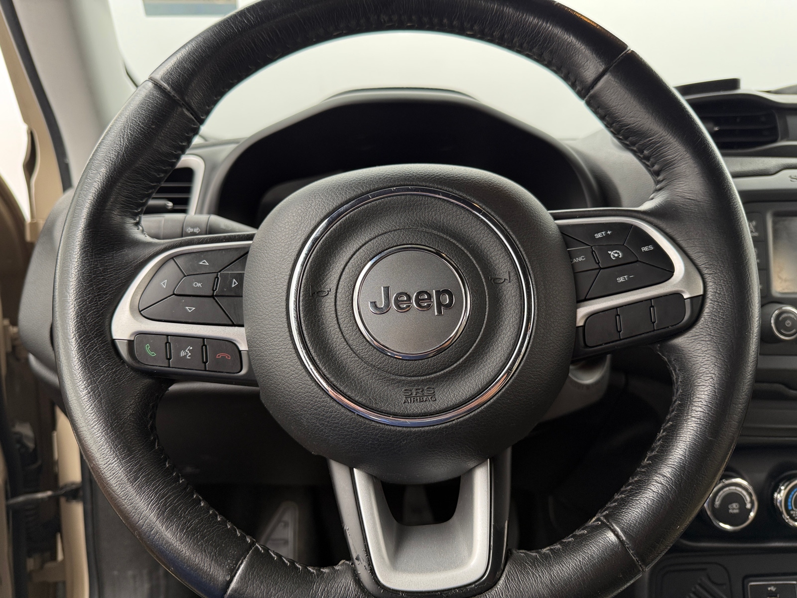Thumbnail: 2016 Jeep Renegade - 5