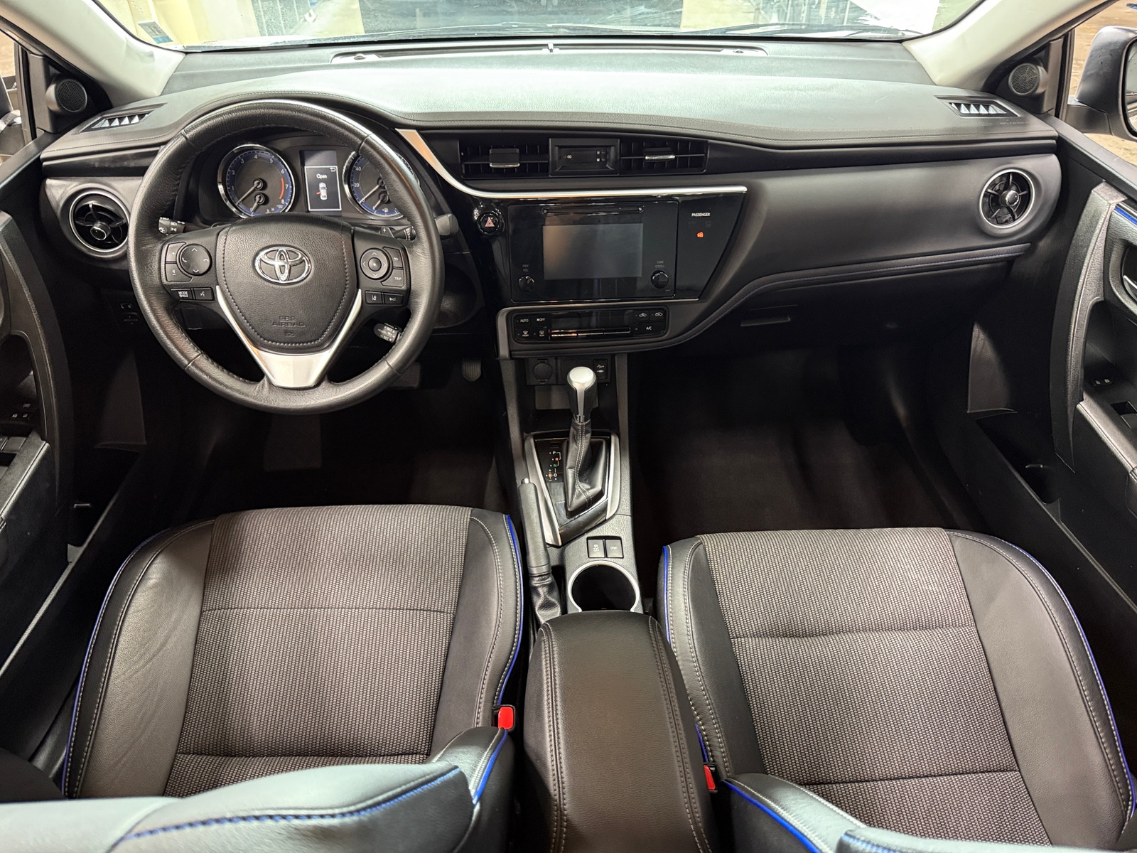 Thumbnail: 2017 Toyota Corolla - 3