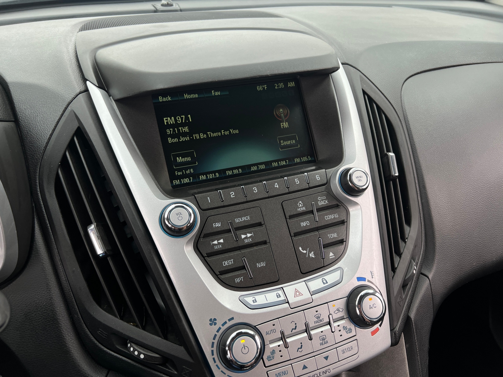 Thumbnail: 2015 Chevrolet Equinox - 3