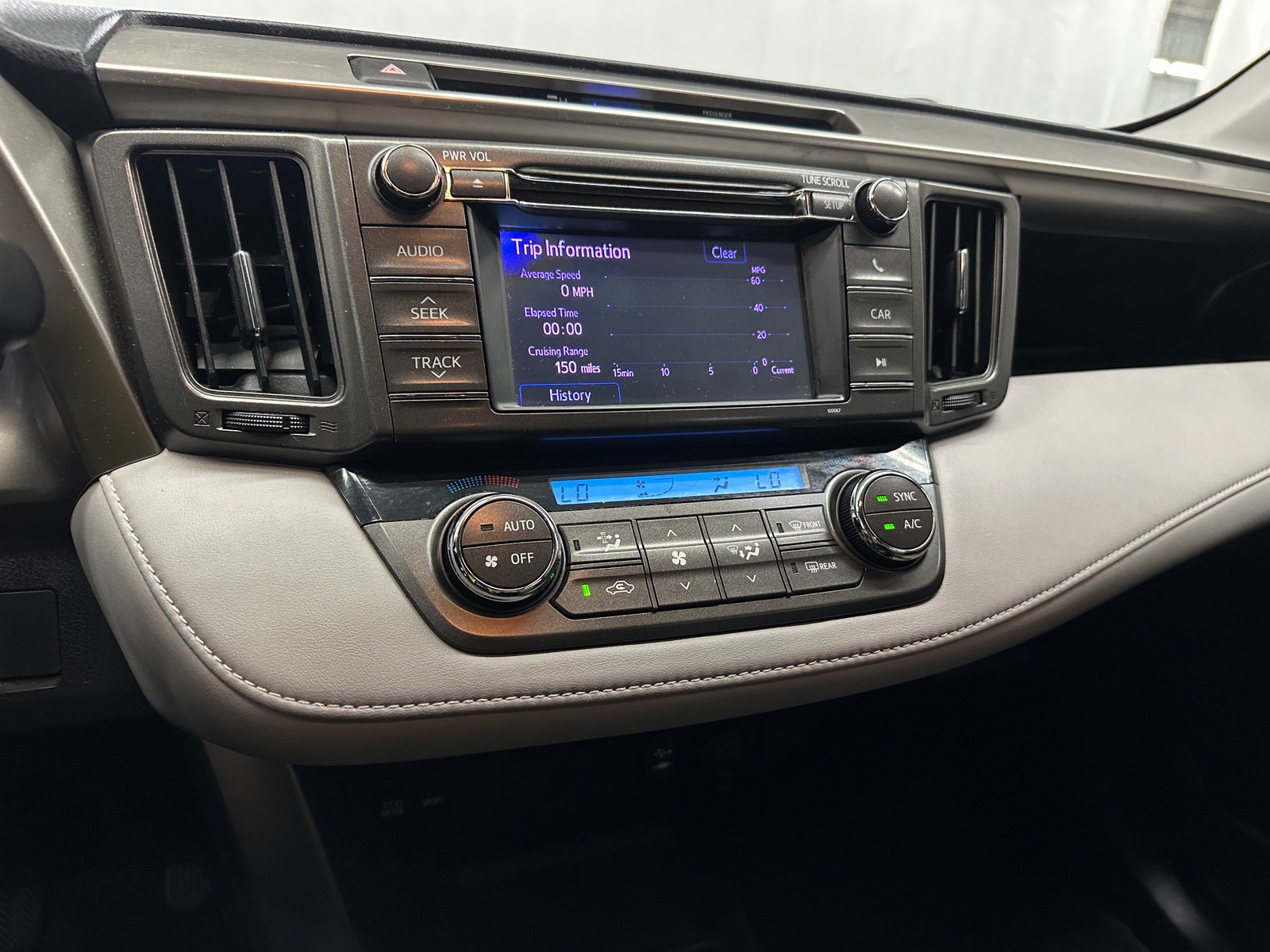 Thumbnail: 2013 Toyota RAV4 - 4