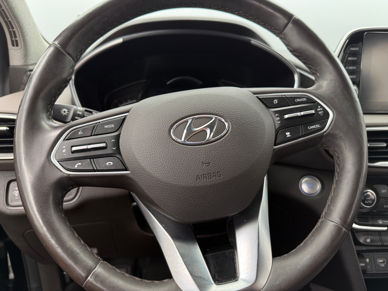 Thumbnail: 2020 Hyundai Santa Fe - 4