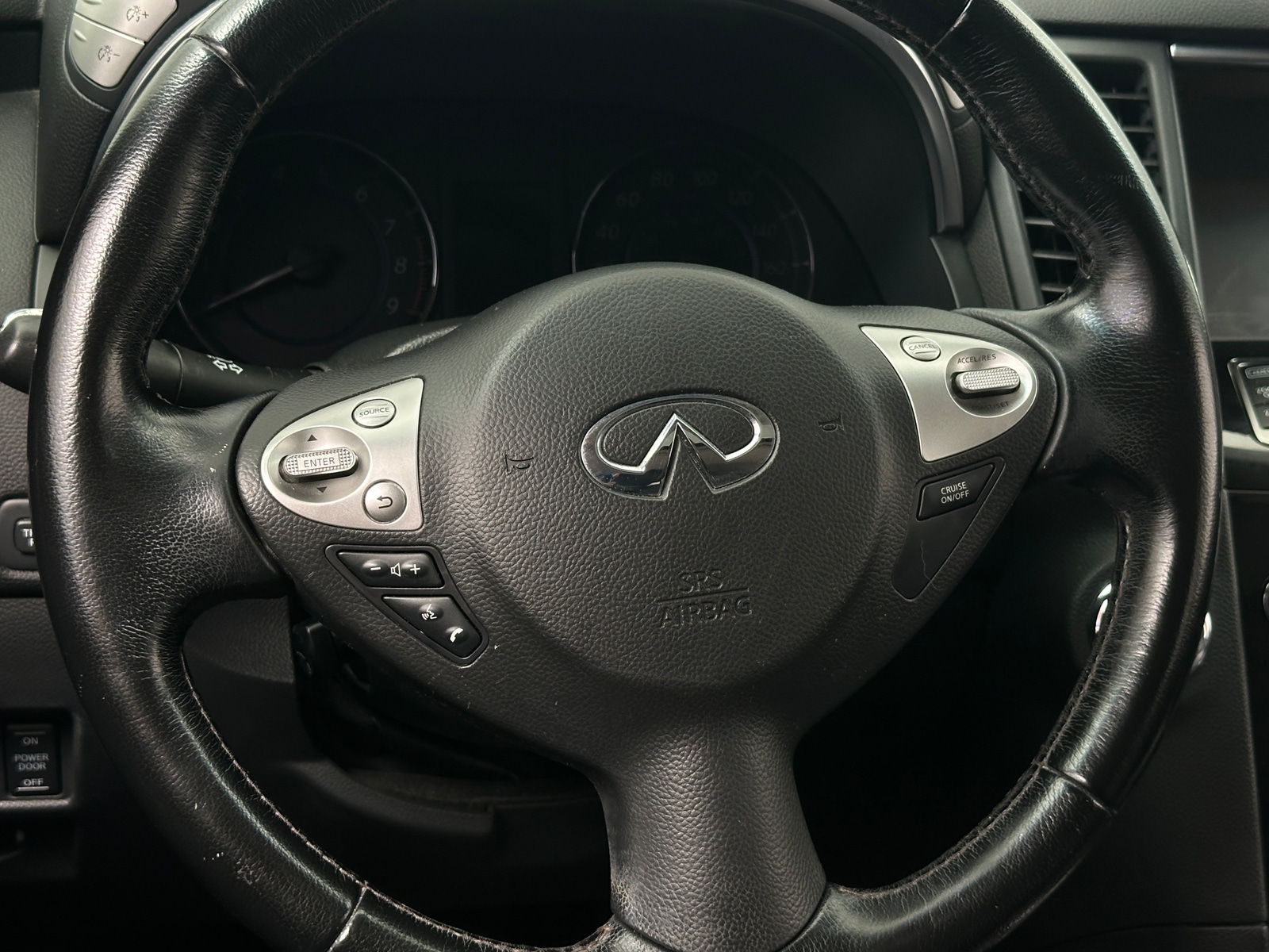 Thumbnail: 2014 INFINITI QX70 - 4