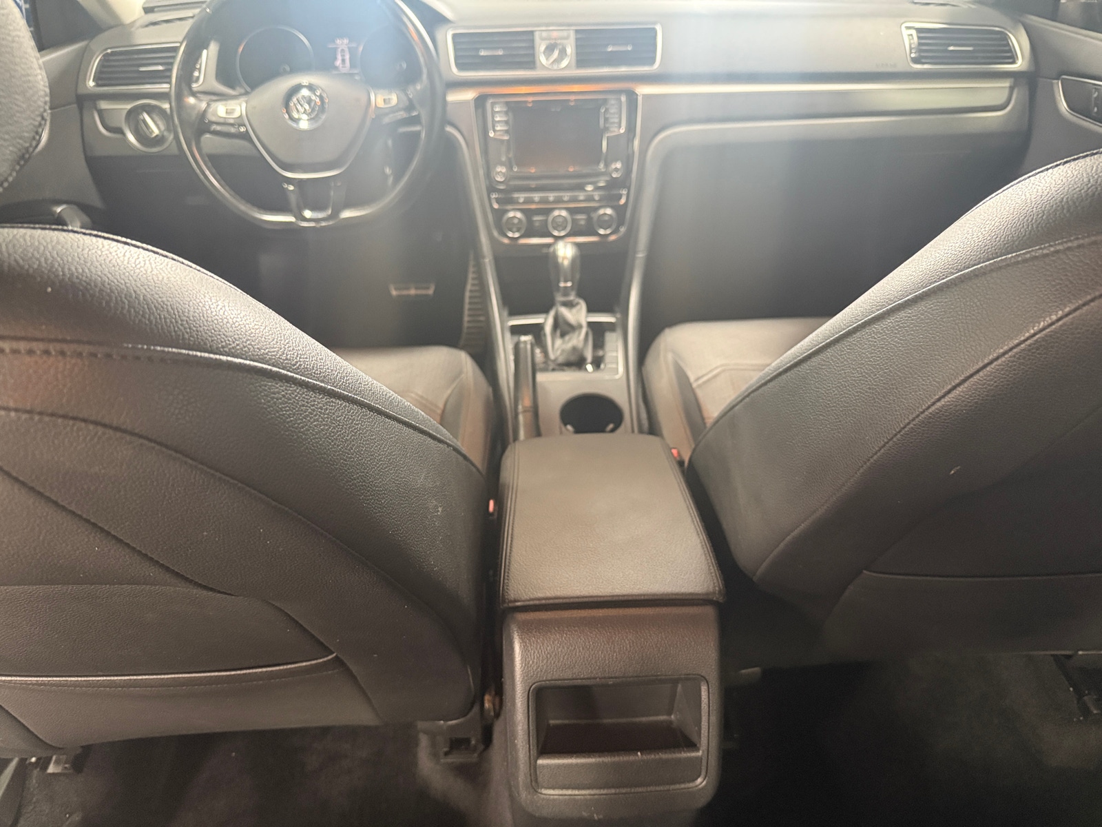 Thumbnail: 2017 Volkswagen Passat - 3