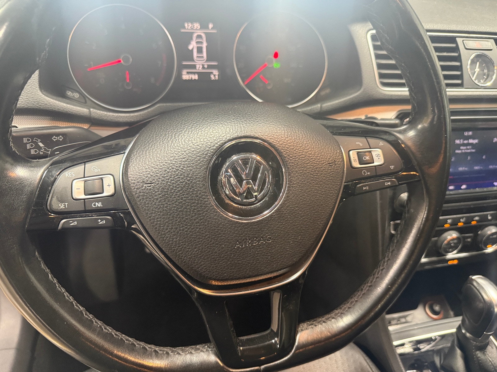 Thumbnail: 2017 Volkswagen Passat - 5
