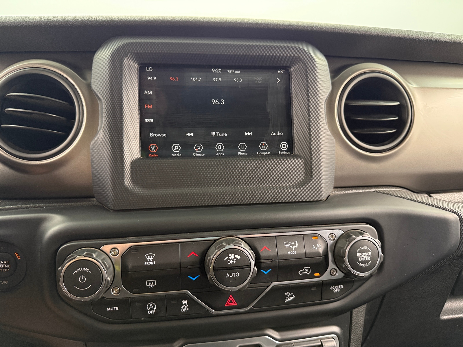 Thumbnail: 2019 Jeep Wrangler - 4