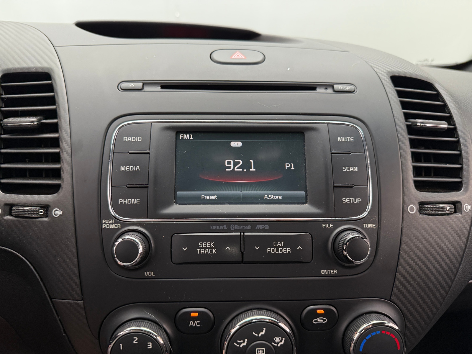 Thumbnail: 2016 Kia Forte - 4