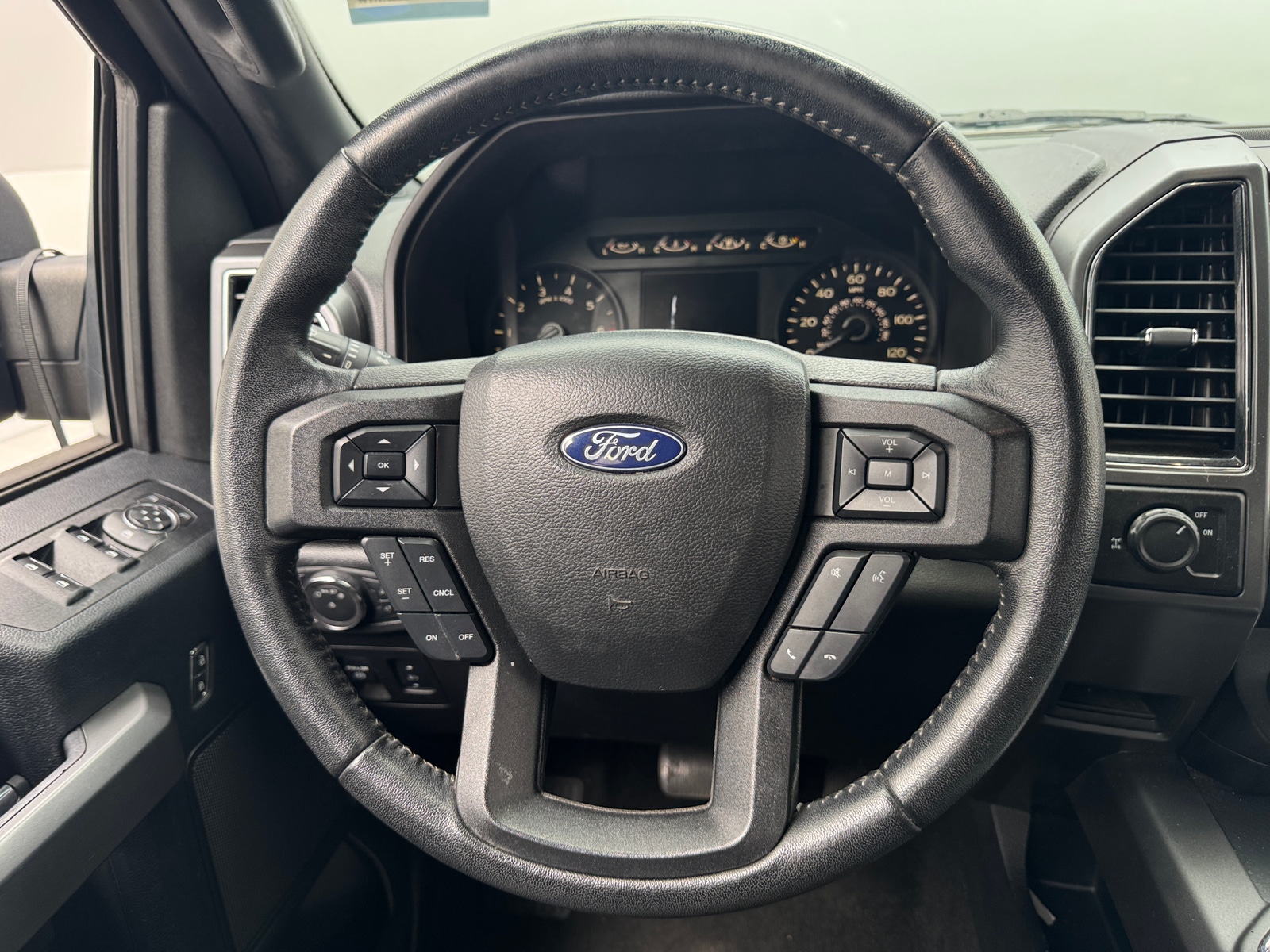 Thumbnail: 2018 Ford Econoline - 5
