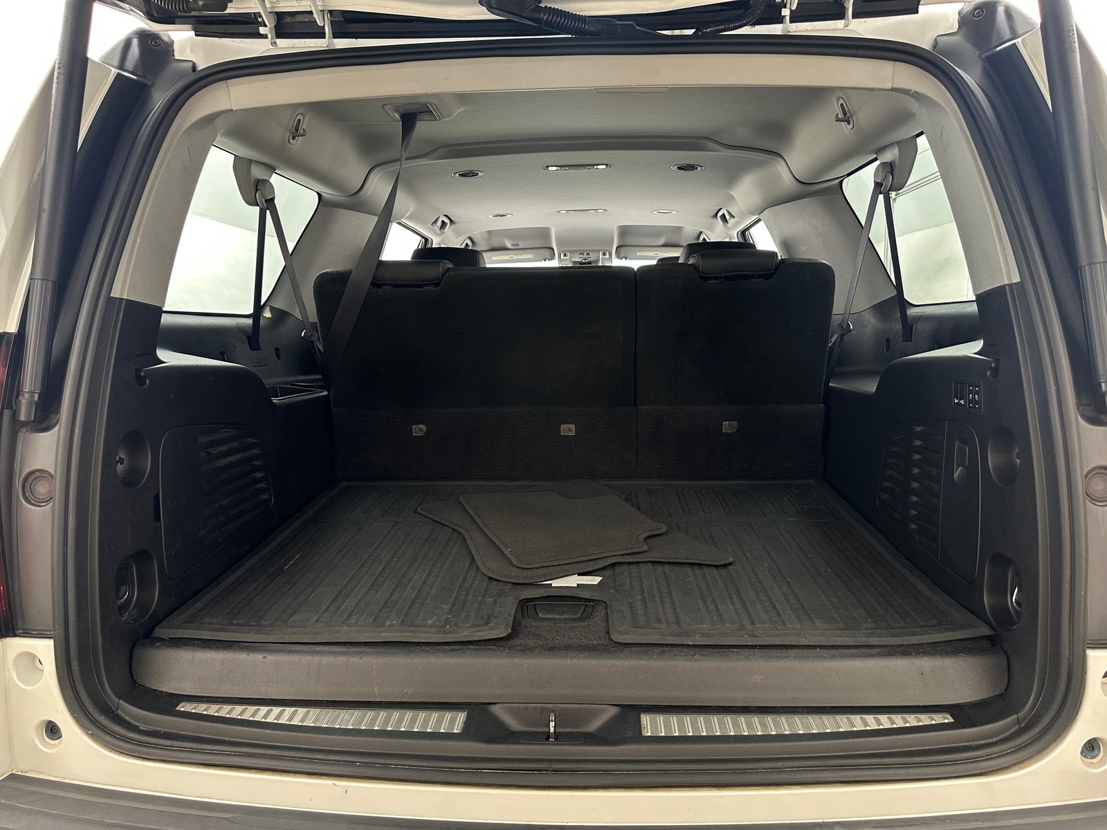 Thumbnail: 2017 Chevrolet Suburban - 6