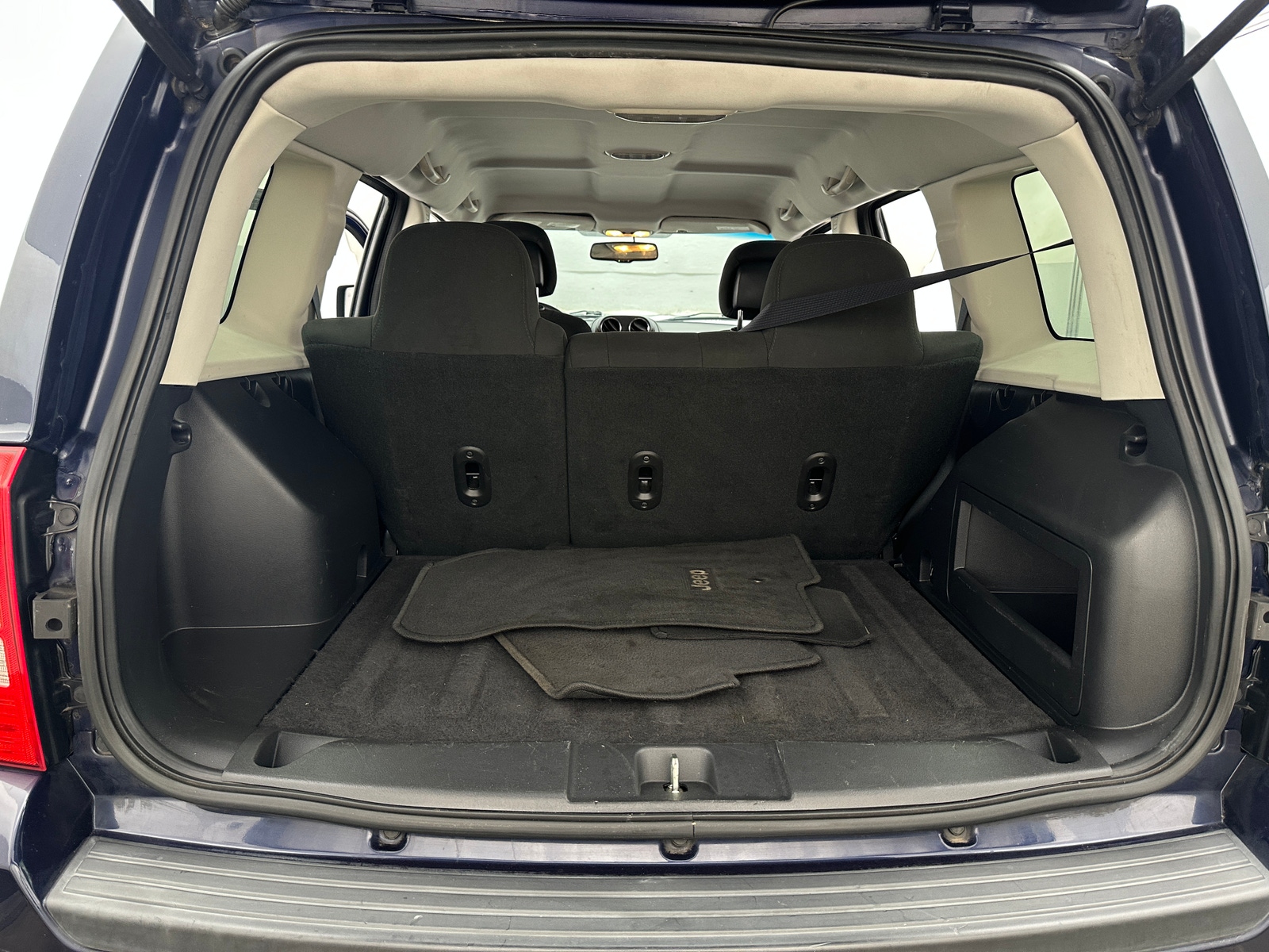 Thumbnail: 2015 Jeep Patriot - 7