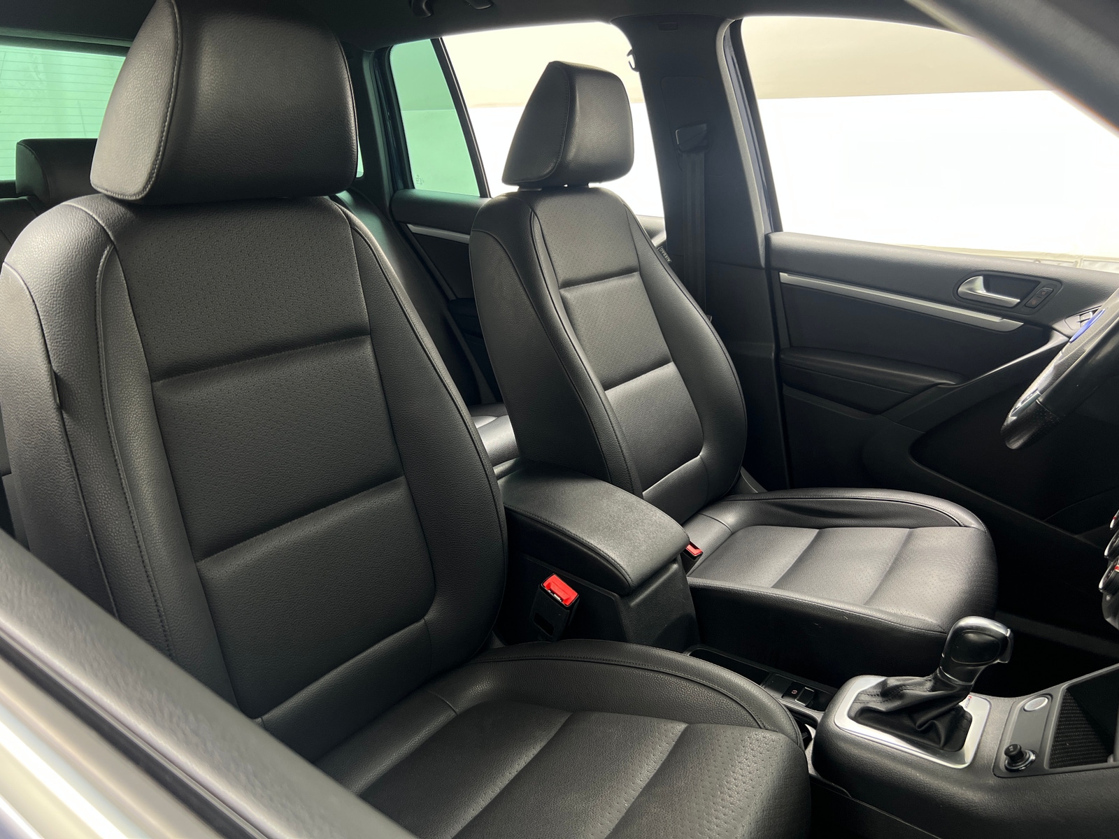 Thumbnail: 2016 Volkswagen Tiguan - 2