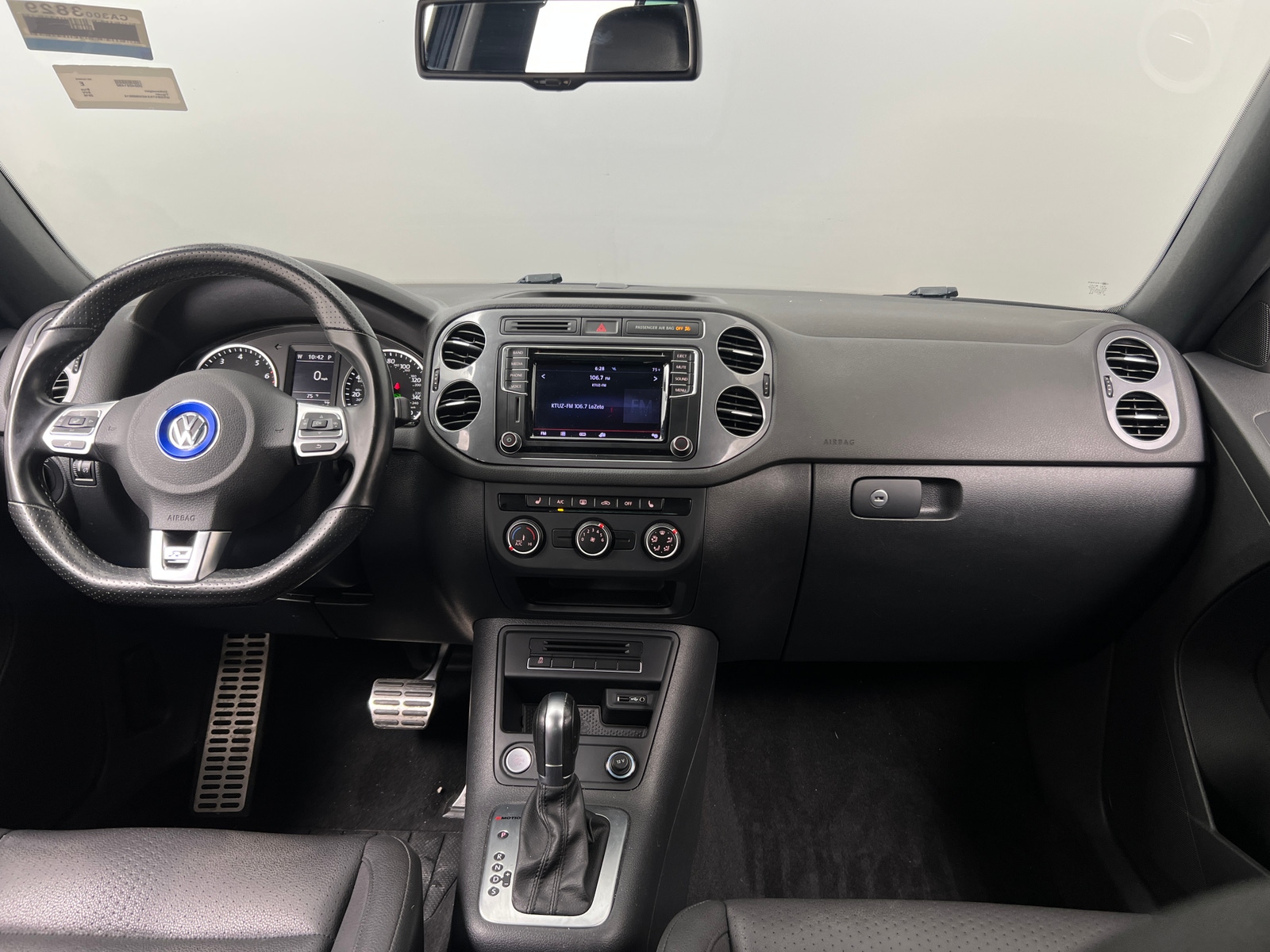 Thumbnail: 2016 Volkswagen Tiguan - 3