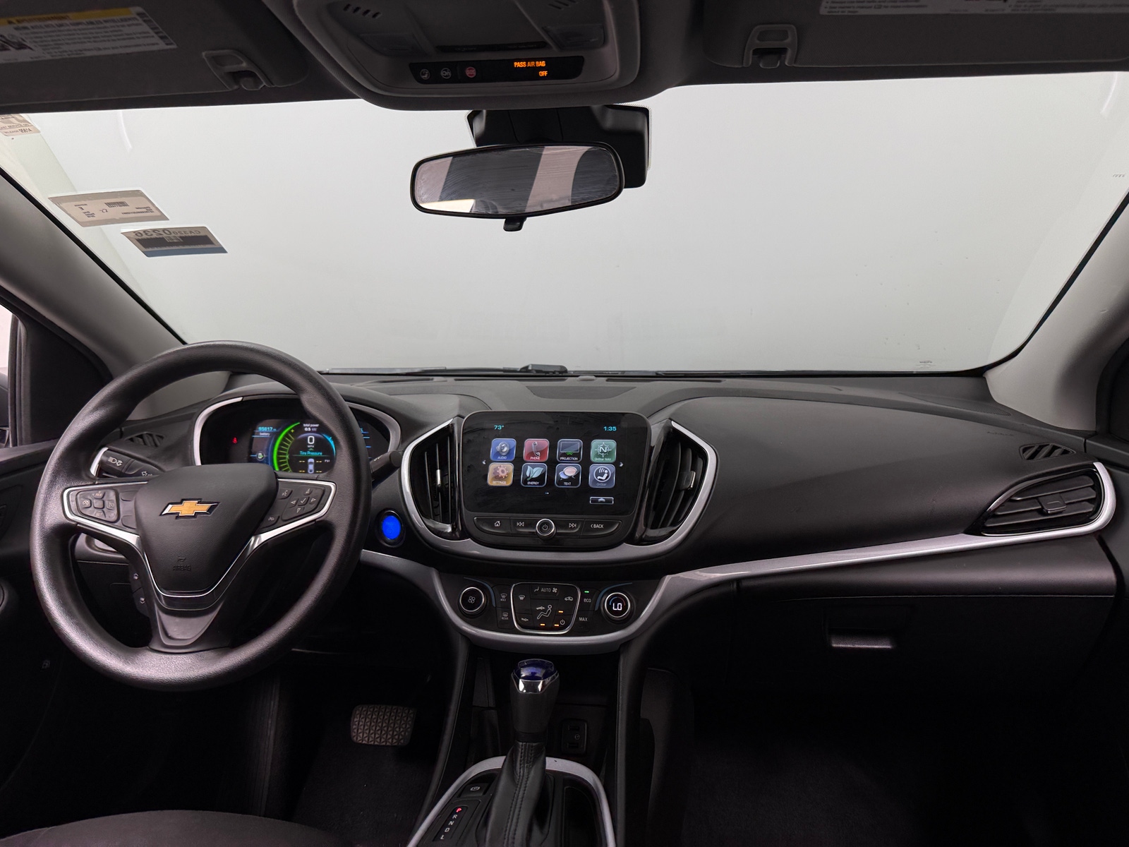 Thumbnail: 2018 Chevrolet Volt - 3