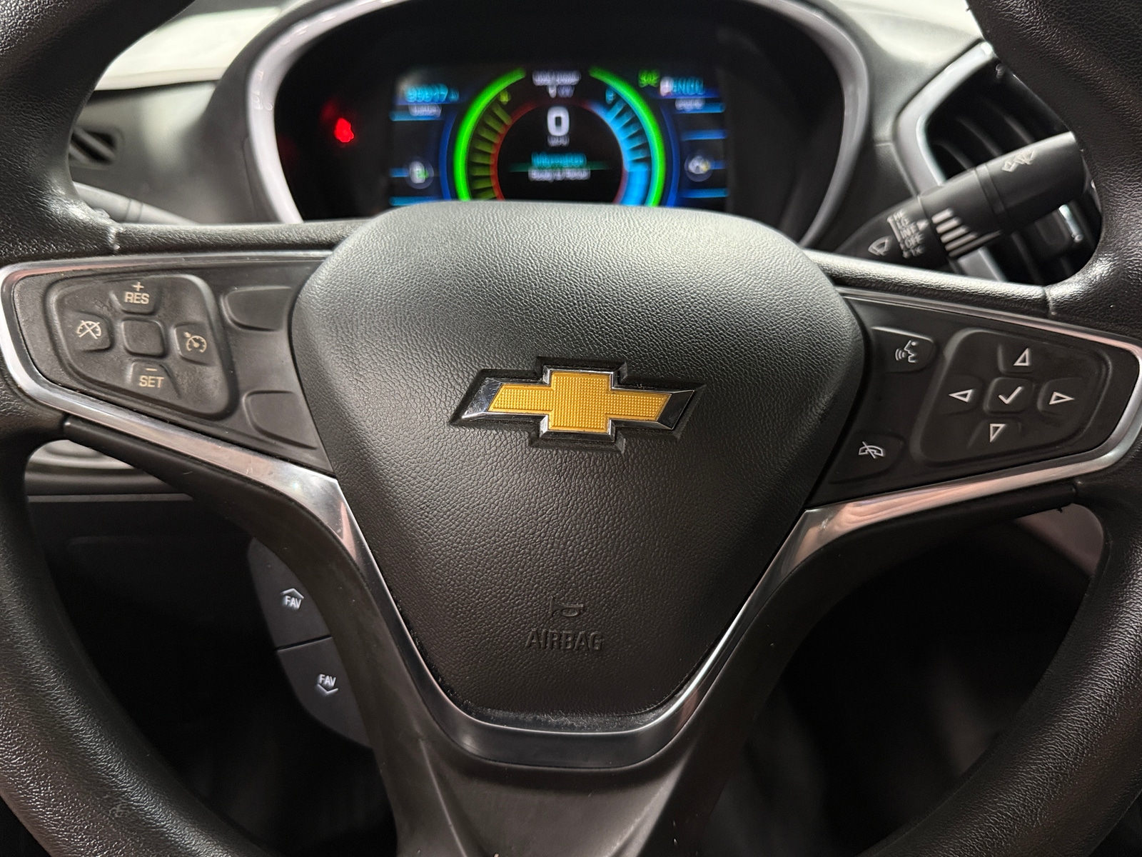 Thumbnail: 2018 Chevrolet Volt - 5